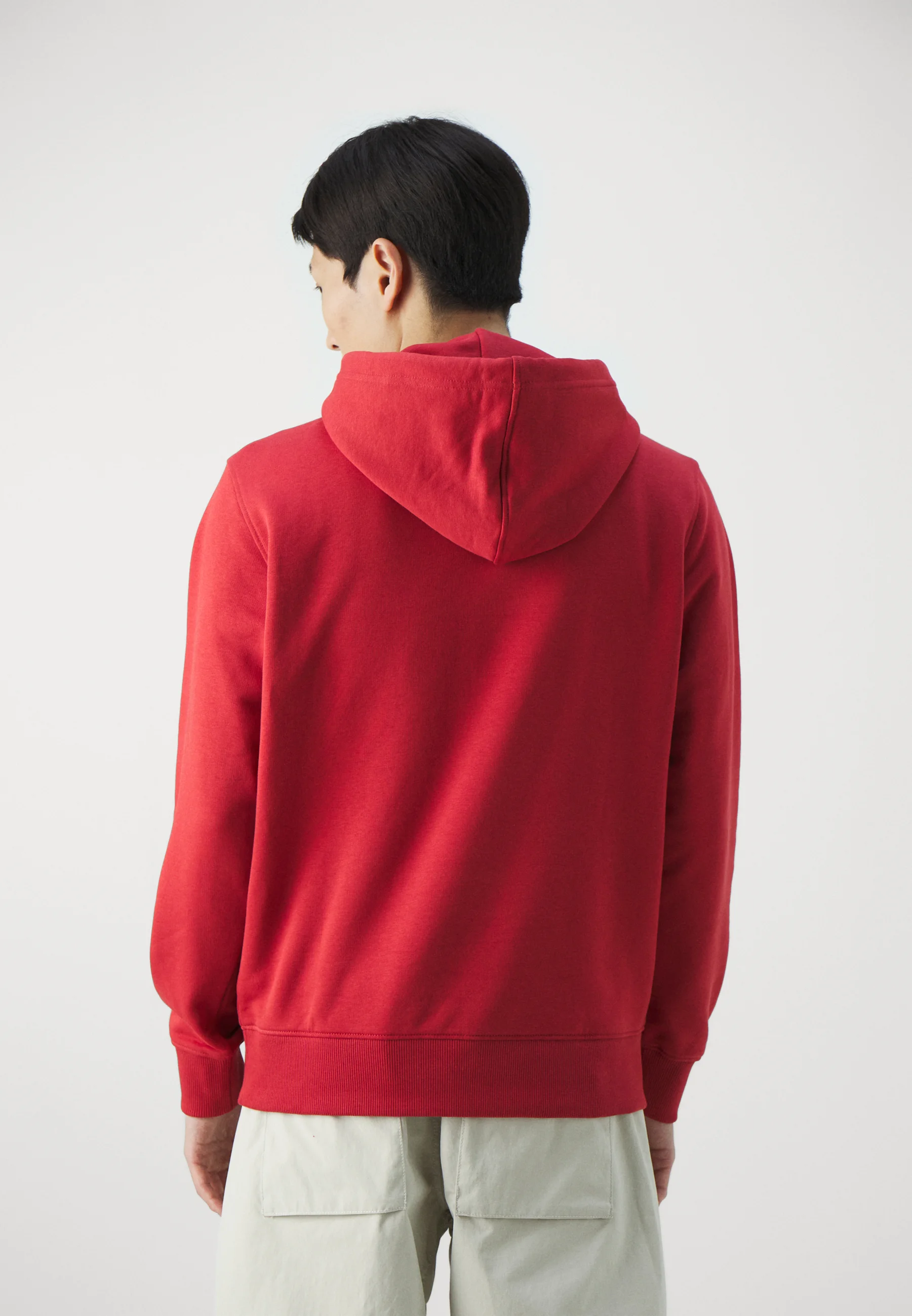 Sudadera con capucha y insignia bordada de Calvin Klein Jeans