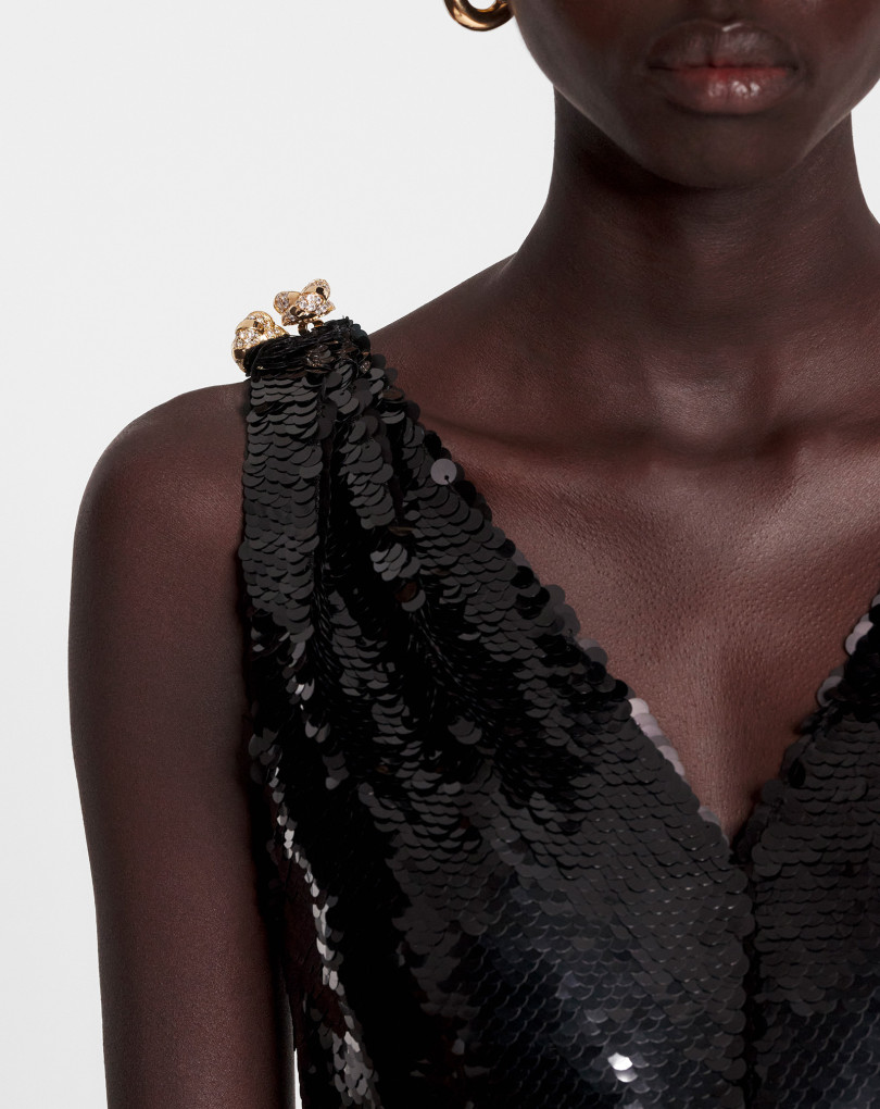 ROBE BRODÉE LONGUE SANS MANCHE