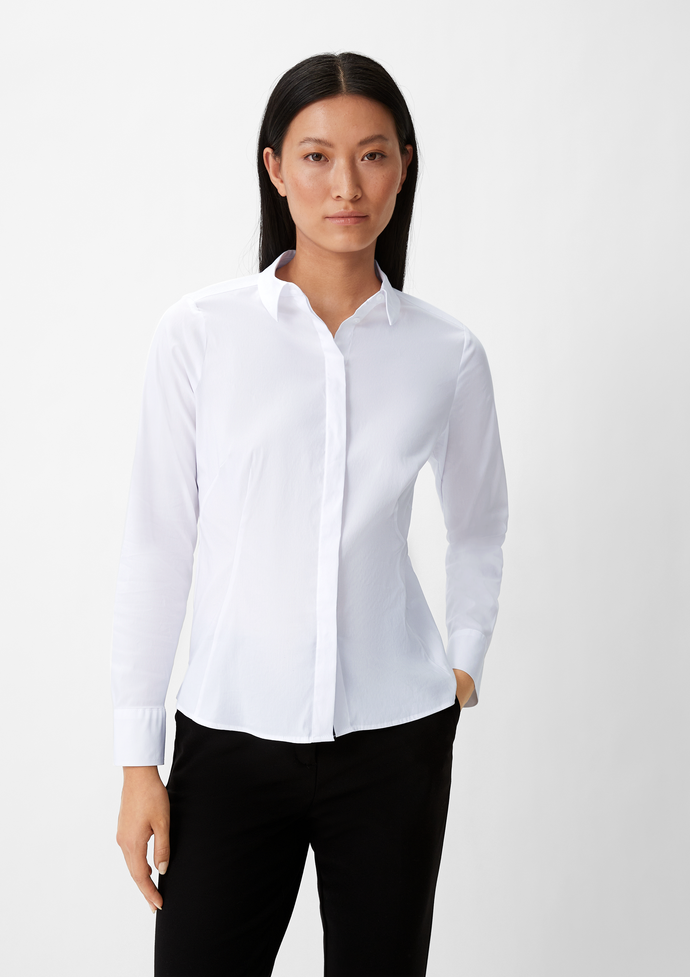 Bluse aus Baumwollstretch - weiß