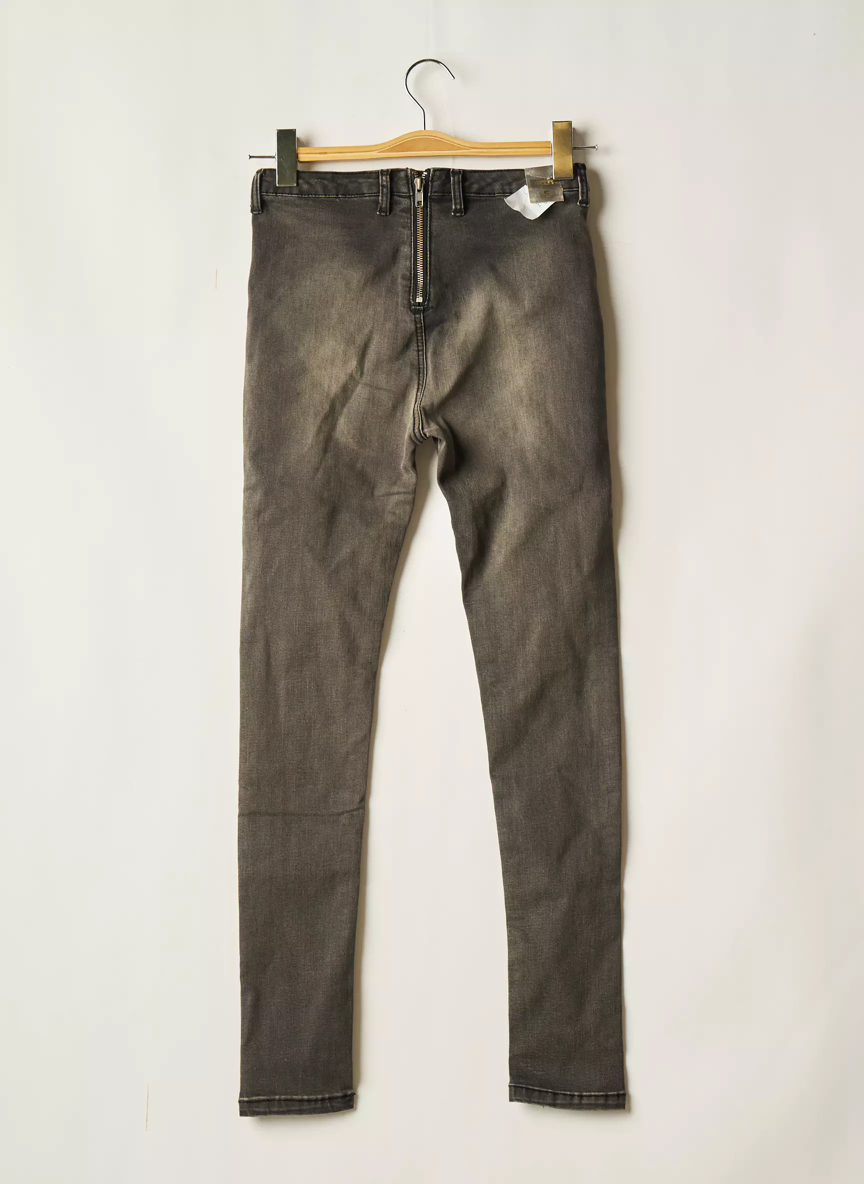 Madonna Pantalons Slim Femme couleur gris