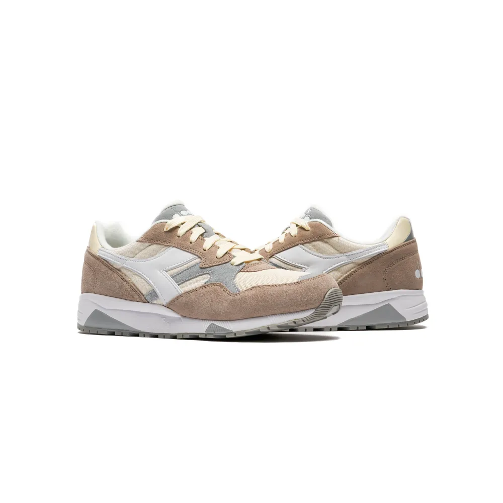 Diadora N902 501.178559-C7240 / braun