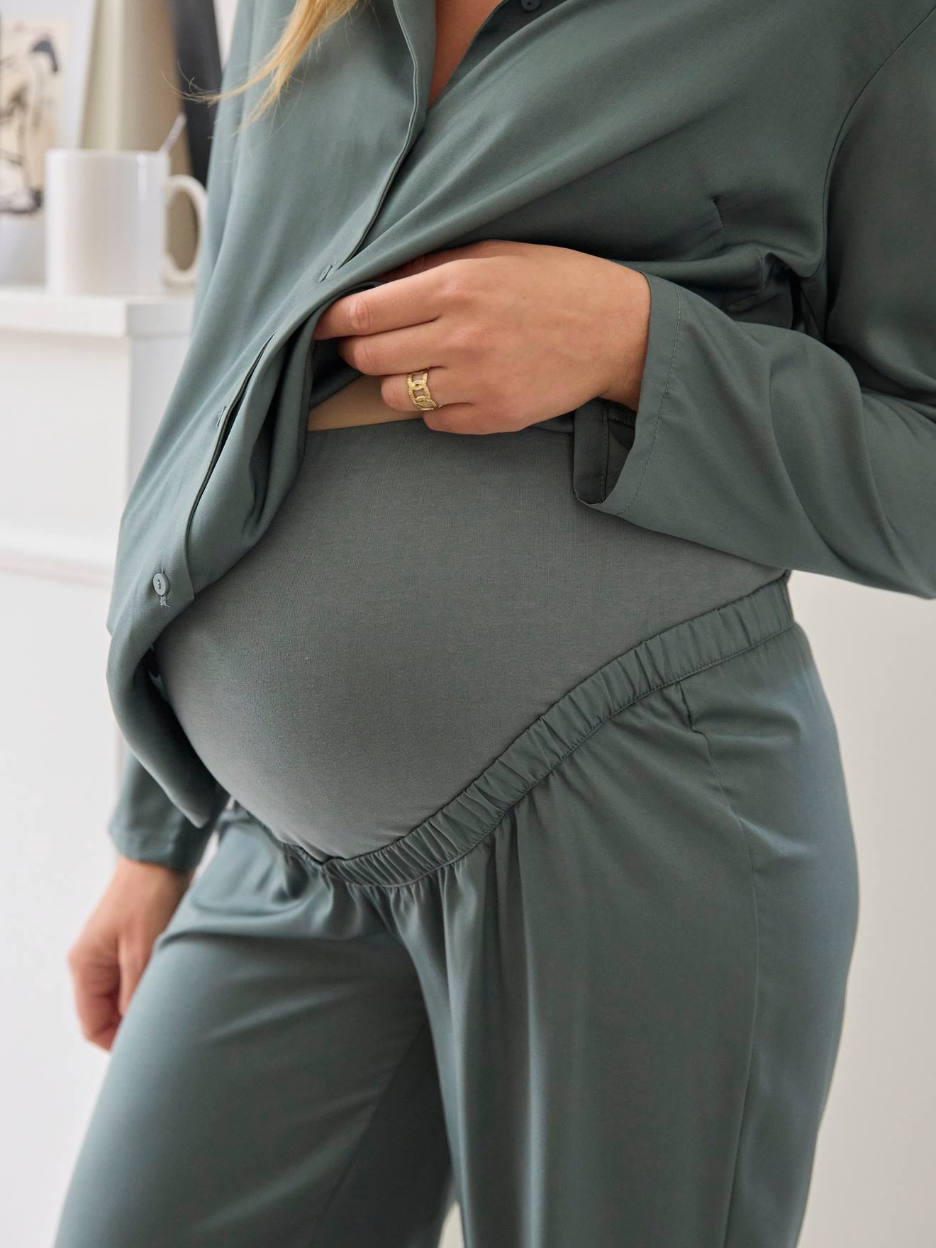 Ensemble 2 pièces pyjama satin grossesse et allaitement gris ardoise