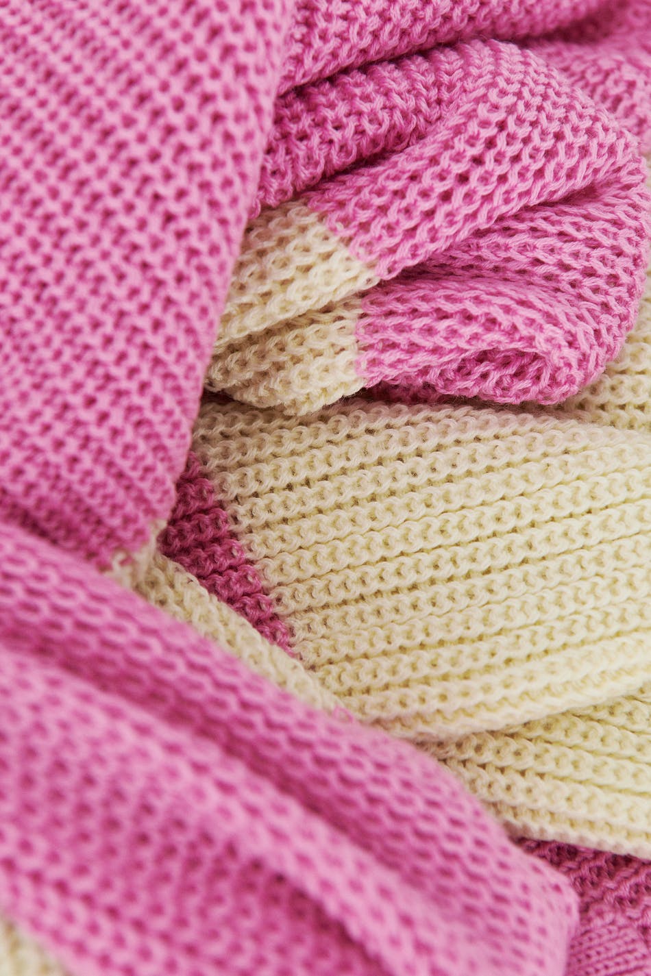 Y knitted slit sweater