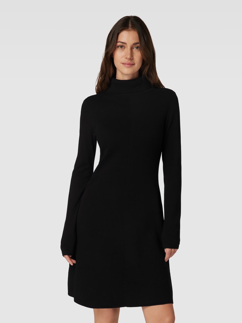 Strickkleid aus Viskose-Mix mit Woll-Anteil mit Rollkragen in schwarz