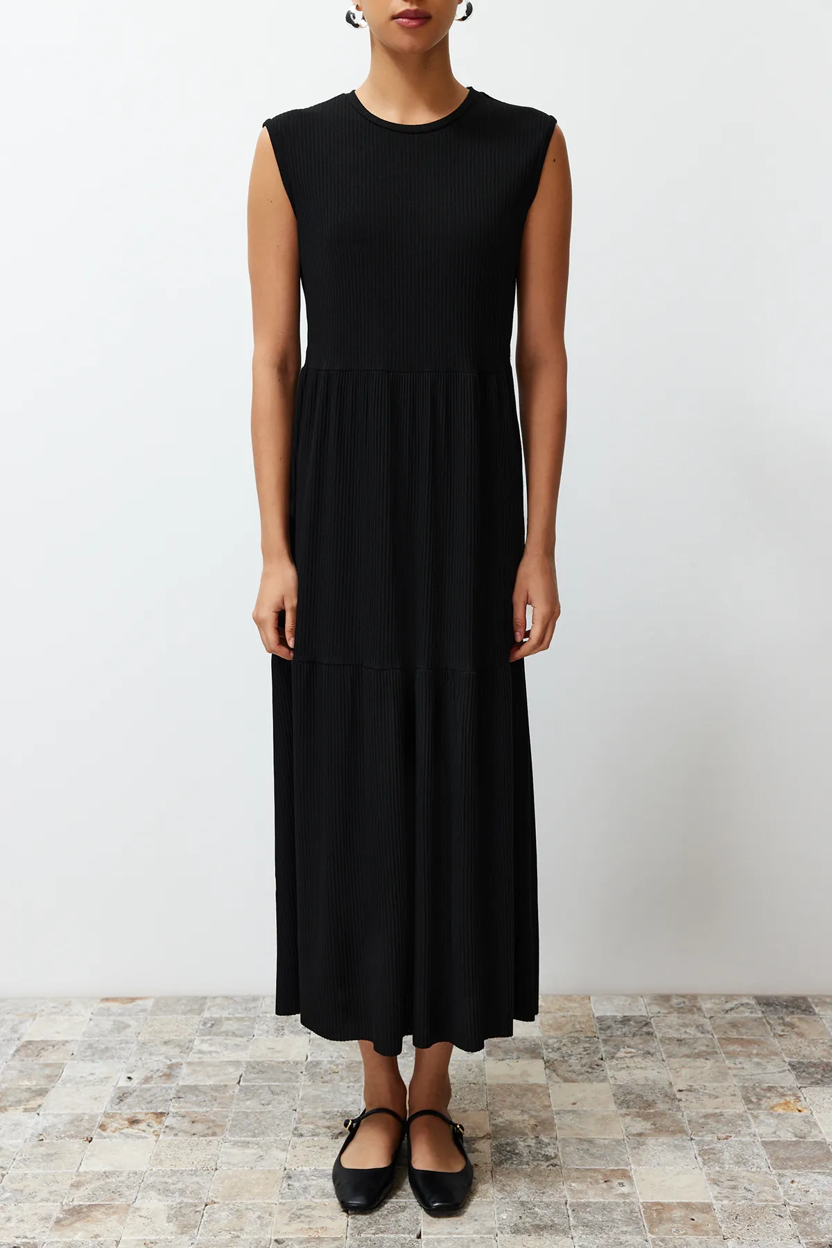 Trendyol Modest  Schwarzes, ärmelloses, einfarbig gestricktes Dessous-Kleid TCTSS24EB00156