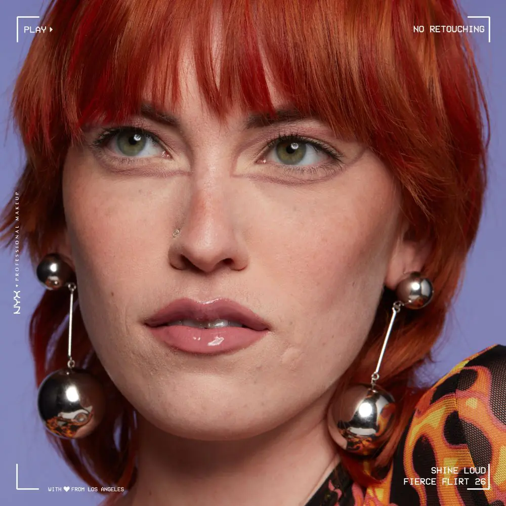 NYX Shine Loud Daring Damsel кармин са два краја