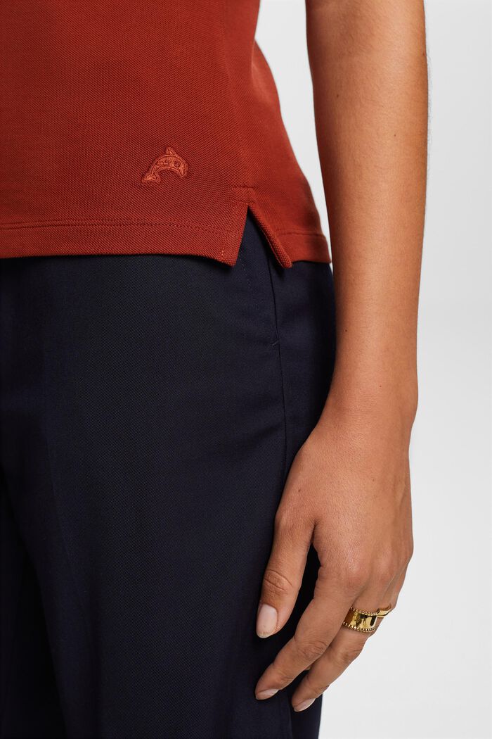 Charakteristisches Piqué-Poloshirt
