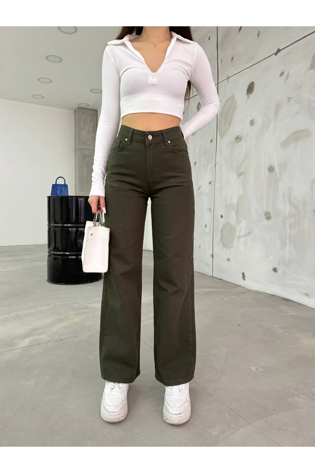 BİKELİFE  Khakifarbene Palazzo-Hose mit weitem Bein und hoher Taille für Damen
