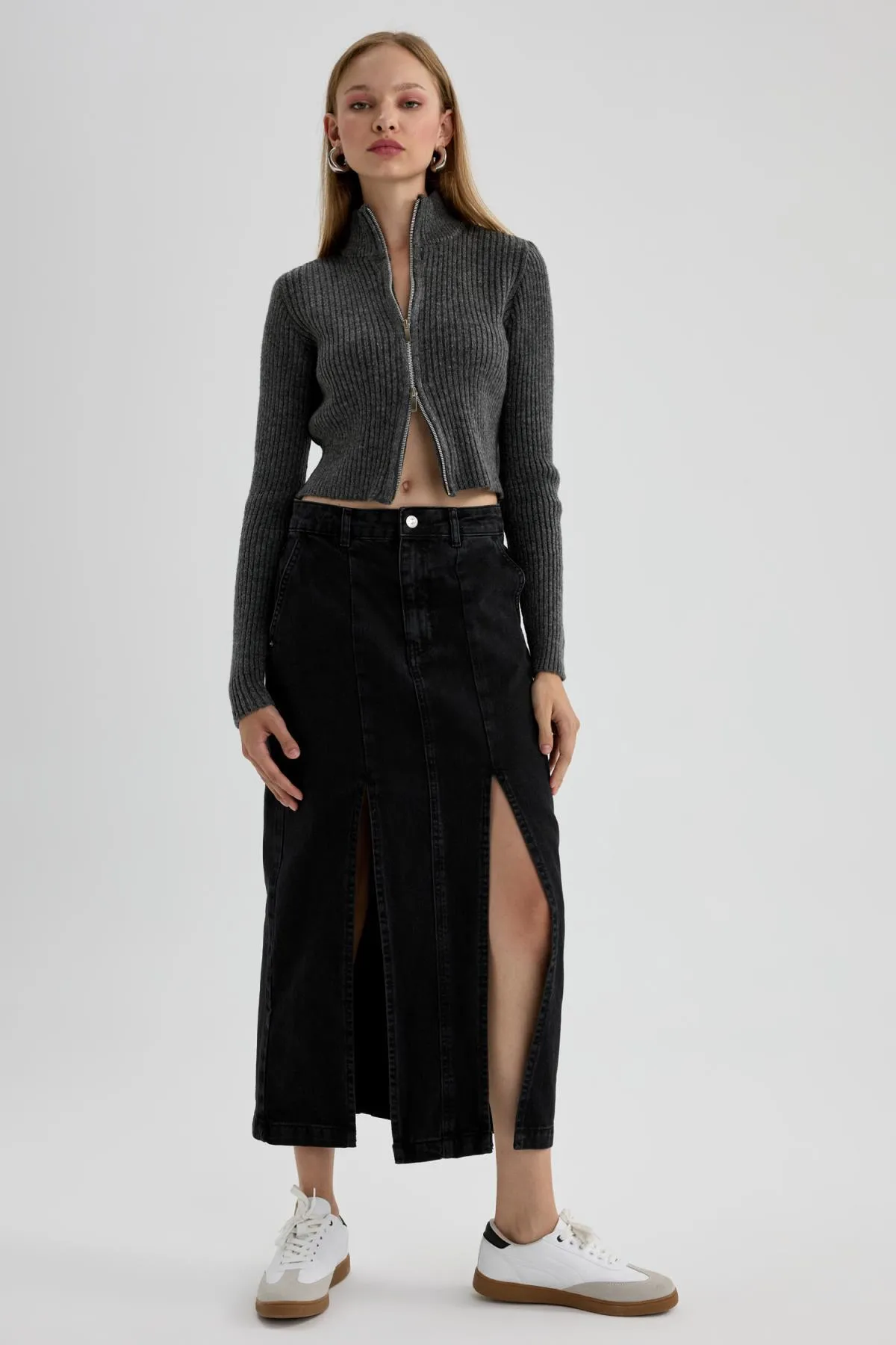 DeFacto  Slim-Fit-Strickjacke mit hohem Kragen und Reißverschluss