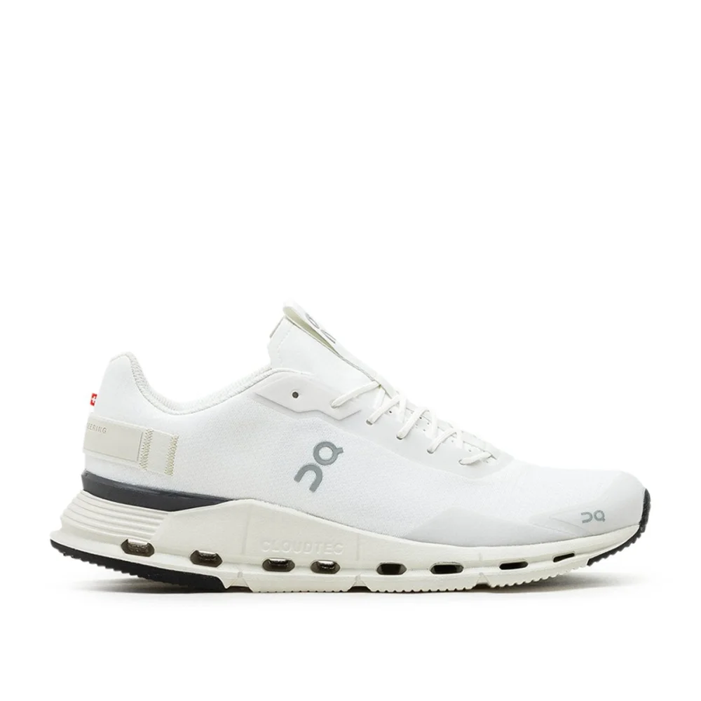 ON Cloudnova Form 26.98483 / weiss