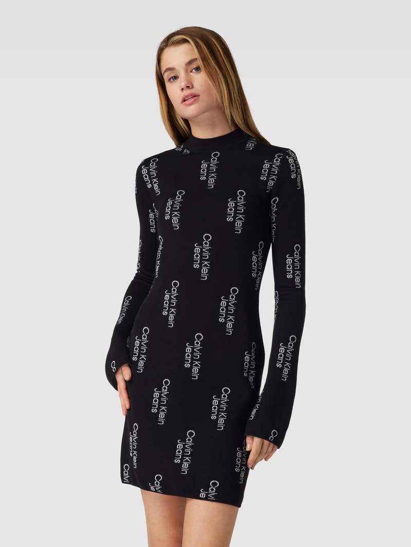 Minikleid mit Allover-Label-Muster in black