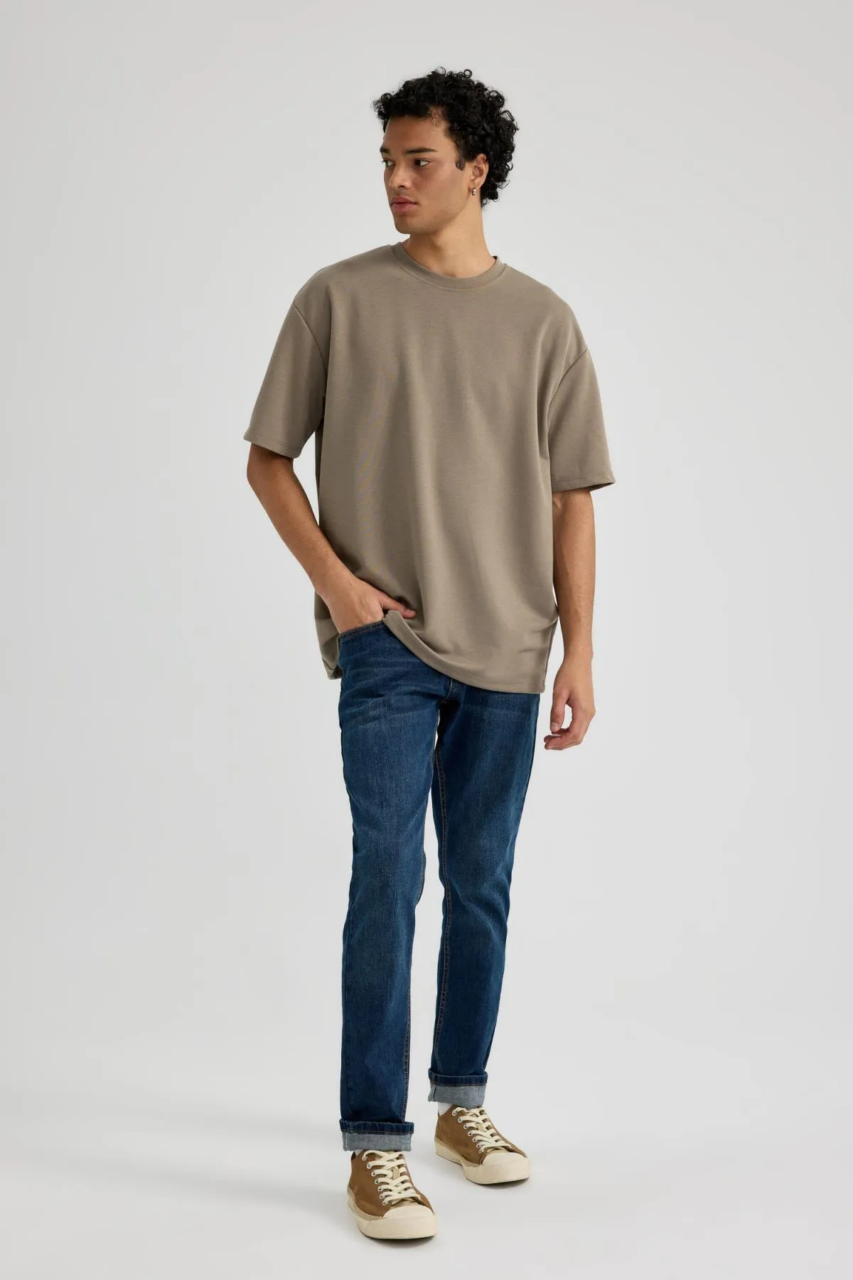 DeFacto  T-Shirt mit Rundhalsausschnitt in Oversize-Passform