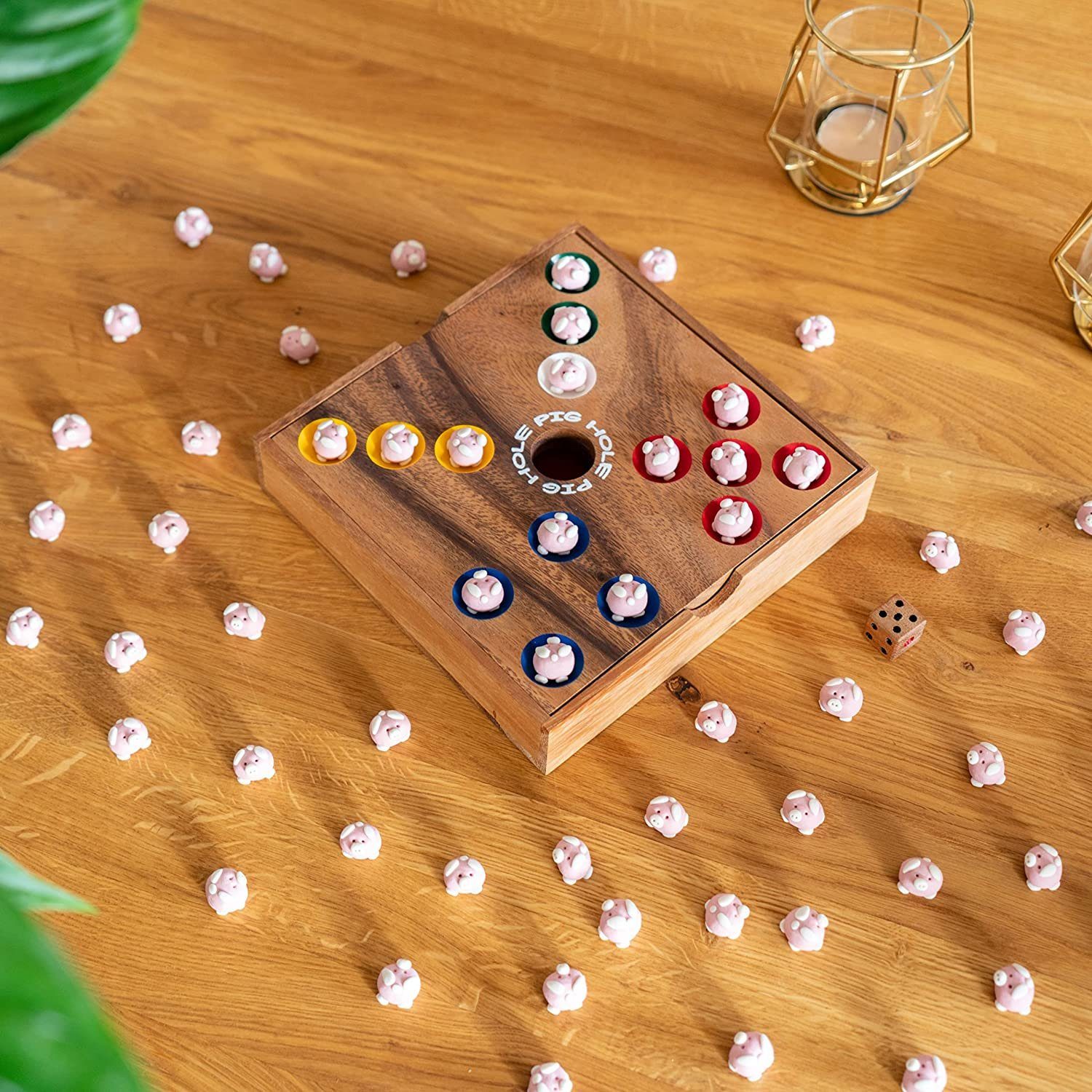 Logoplay Holzspiele Spiel, Pig Hole für 2 bis 6 Spieler - Spielfeld 18 x 18 cm - inkl. 60 Schweinchen Holzspielzeug