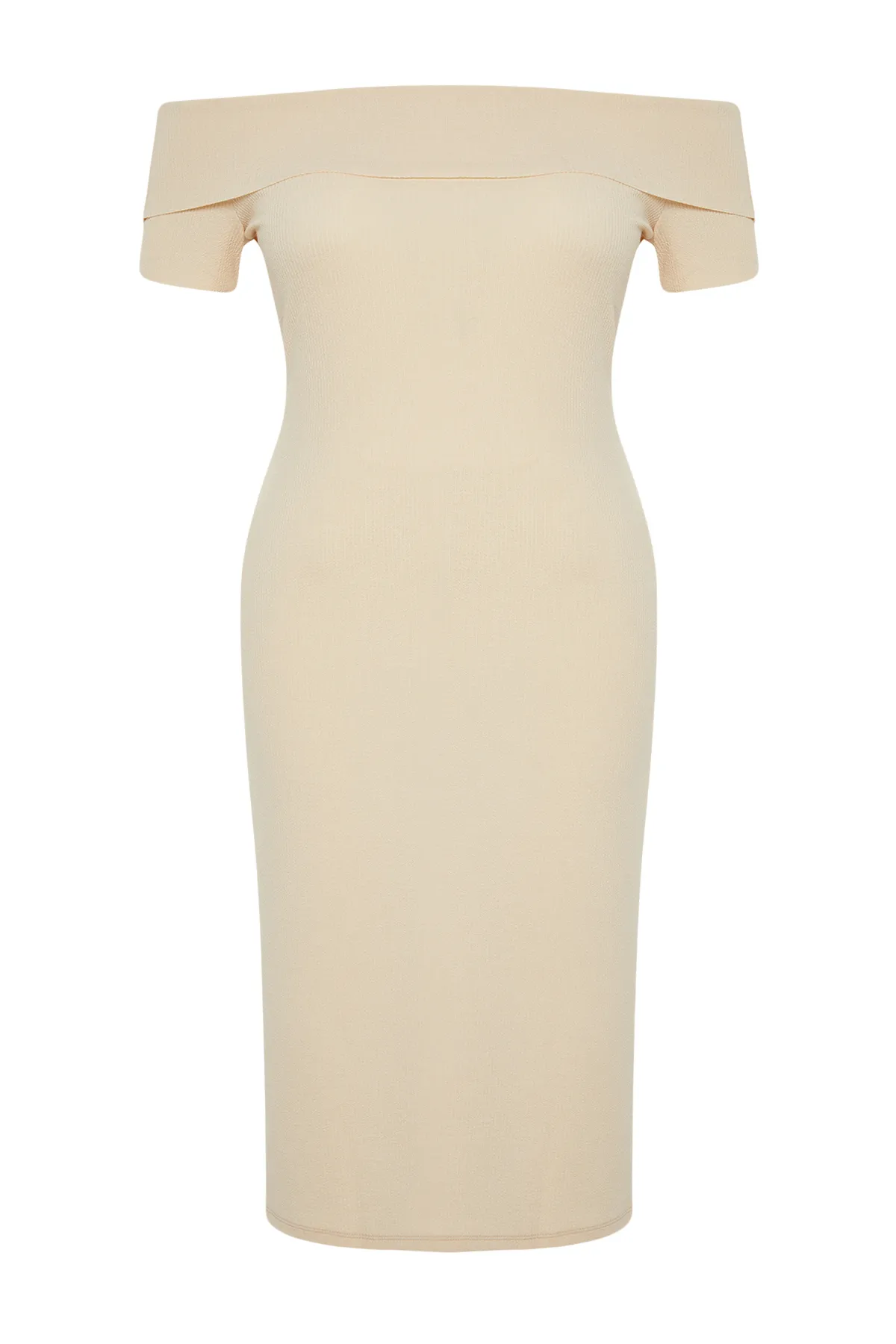 Trendyol Curve  Beigefarbenes, figurbetontes/tailliertes, geripptes Midikleid mit Carmenkragen und weicher Struktur, flexibles Strickkleid TBSSS24AH00163