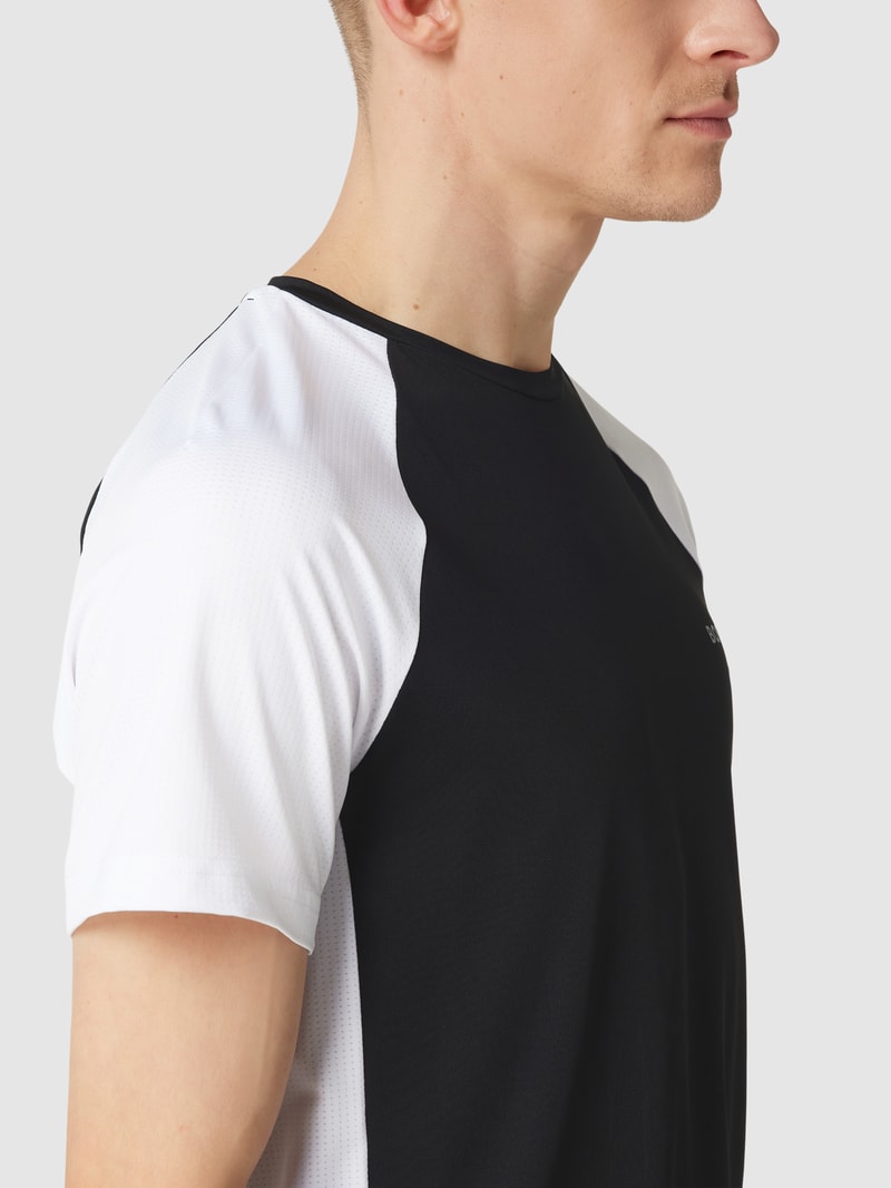 T-Shirt mit Mesh-Details Modell 'Active' in schwarz