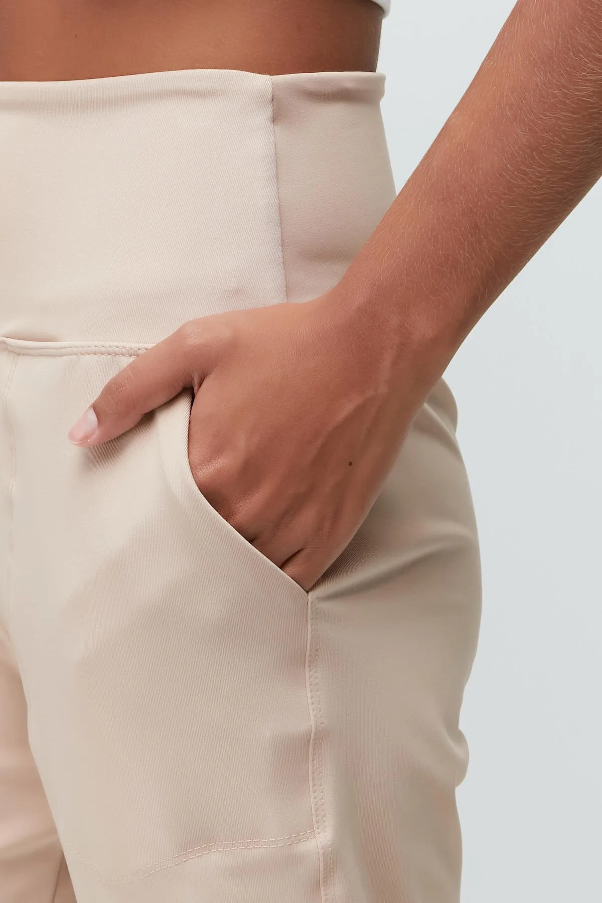 C&City  Jogginghose mit hoher Taille und Bündchen an den Beinen 811 Beige