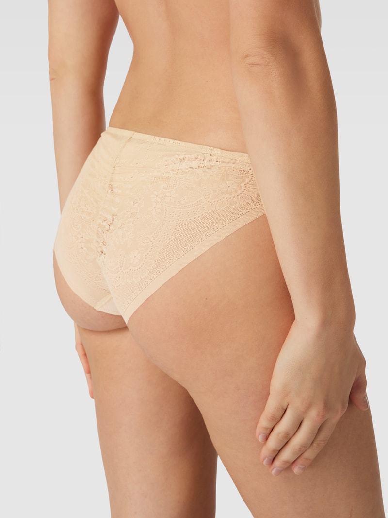 Slip mit Spitzeneinsatz Modell 'INVISIBLE LACE' in sand