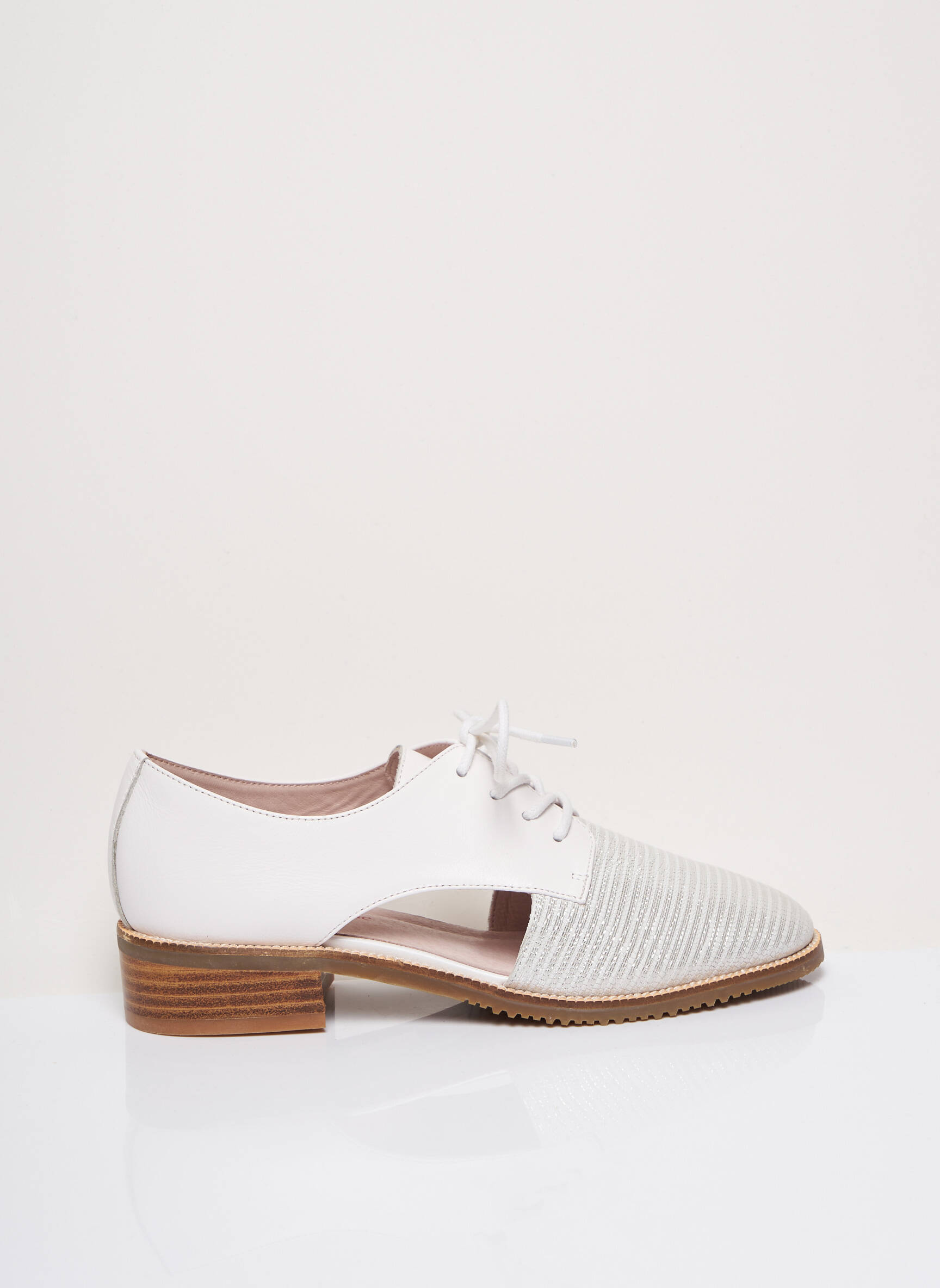 Metamorf Ose Derby Femme couleur blanc