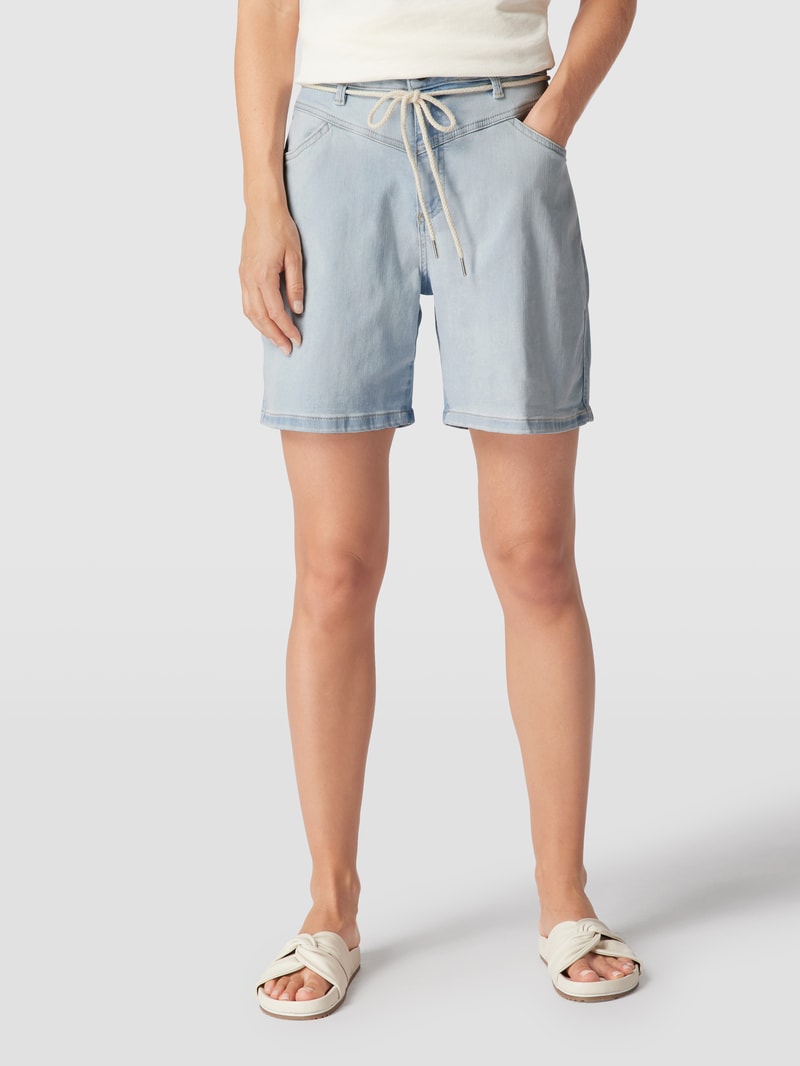 Jeansshorts mit Label-Details in hellblau