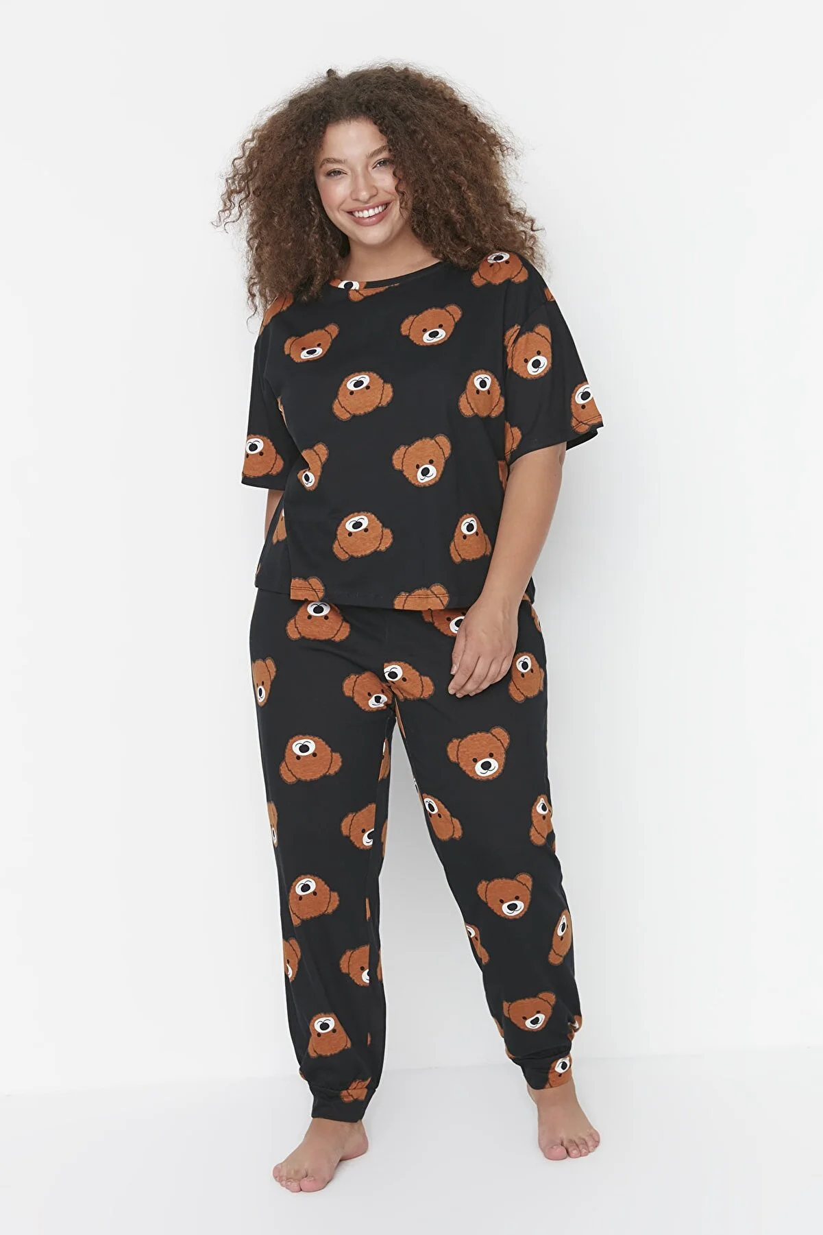 Trendyol Curve  Anthrazitfarbenes Pyjama-Set aus Strick mit Teddybär-Muster TBBAW23AI00039