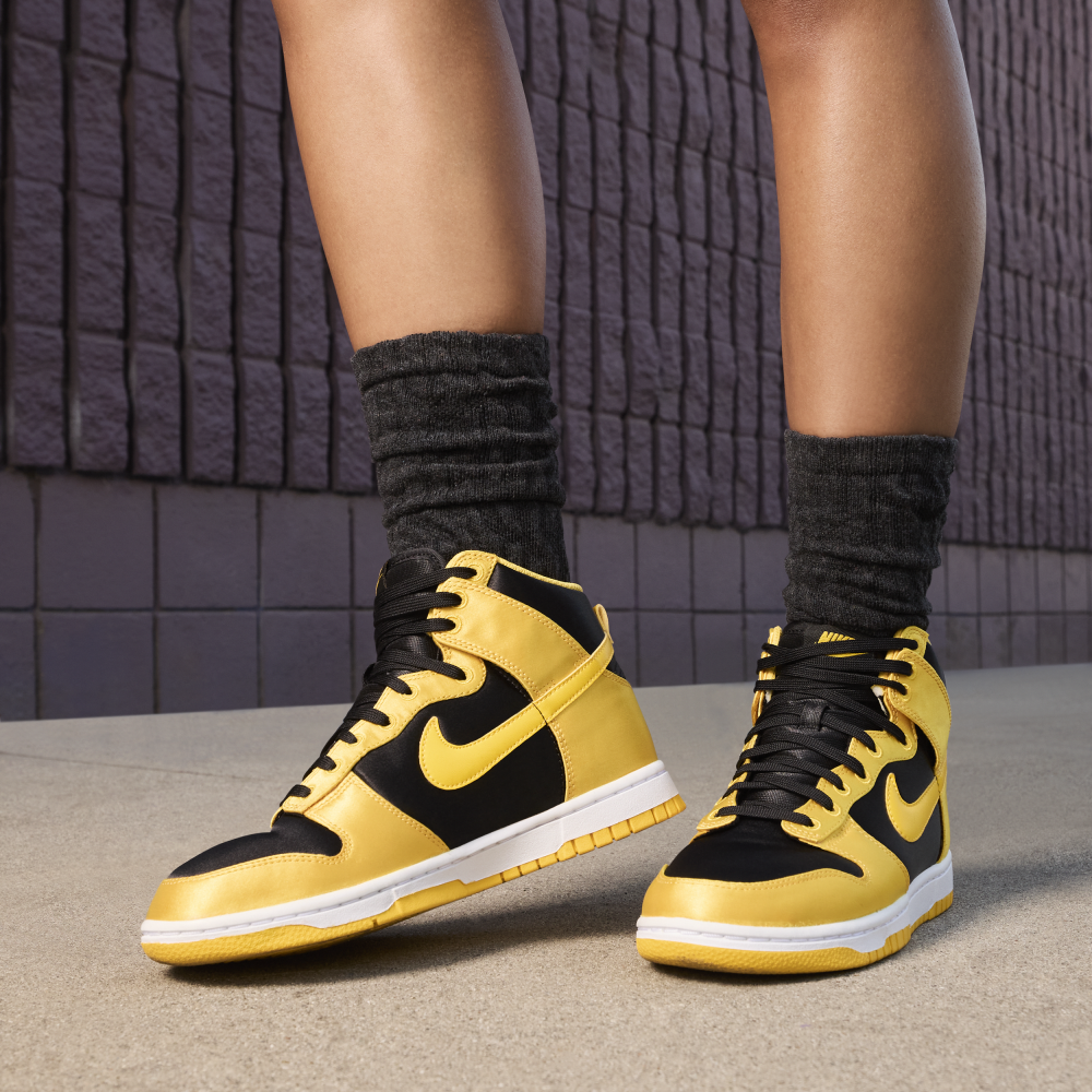 Nike Dunk High FN4216-001 / schwarz