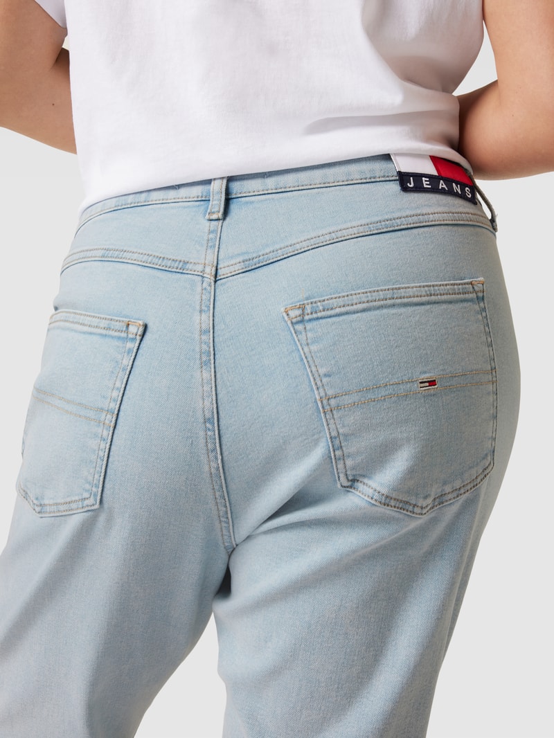 PLUS SIZE Jeans im 5-Pocket-Design Modell 'MELANY' in hellblau