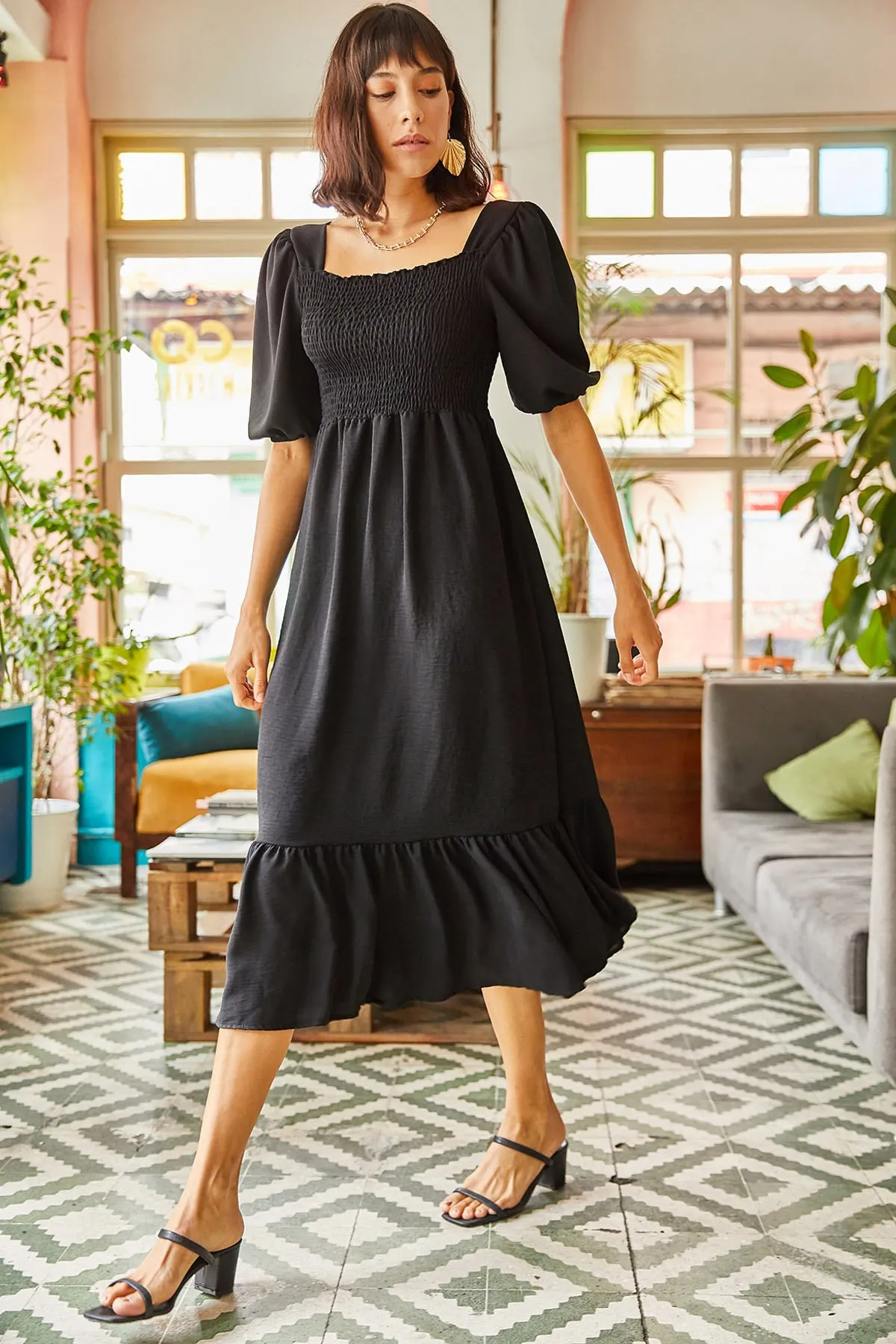 Olalook  Schwarzes Bodrum-Kleid mit quadratischem Gimped-Kragen für Damen ELB-19001557