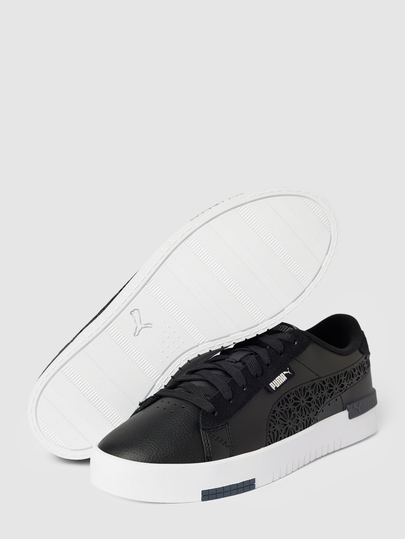 Sneaker mit Strukturmuster in schwarz