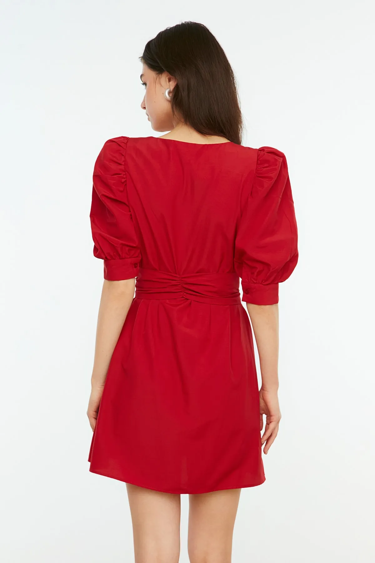 Trendyol Collection  Weinrotes, gewebtes Minikleid mit Gürtel, an der Taille geöffnet TWOSS20EL0619