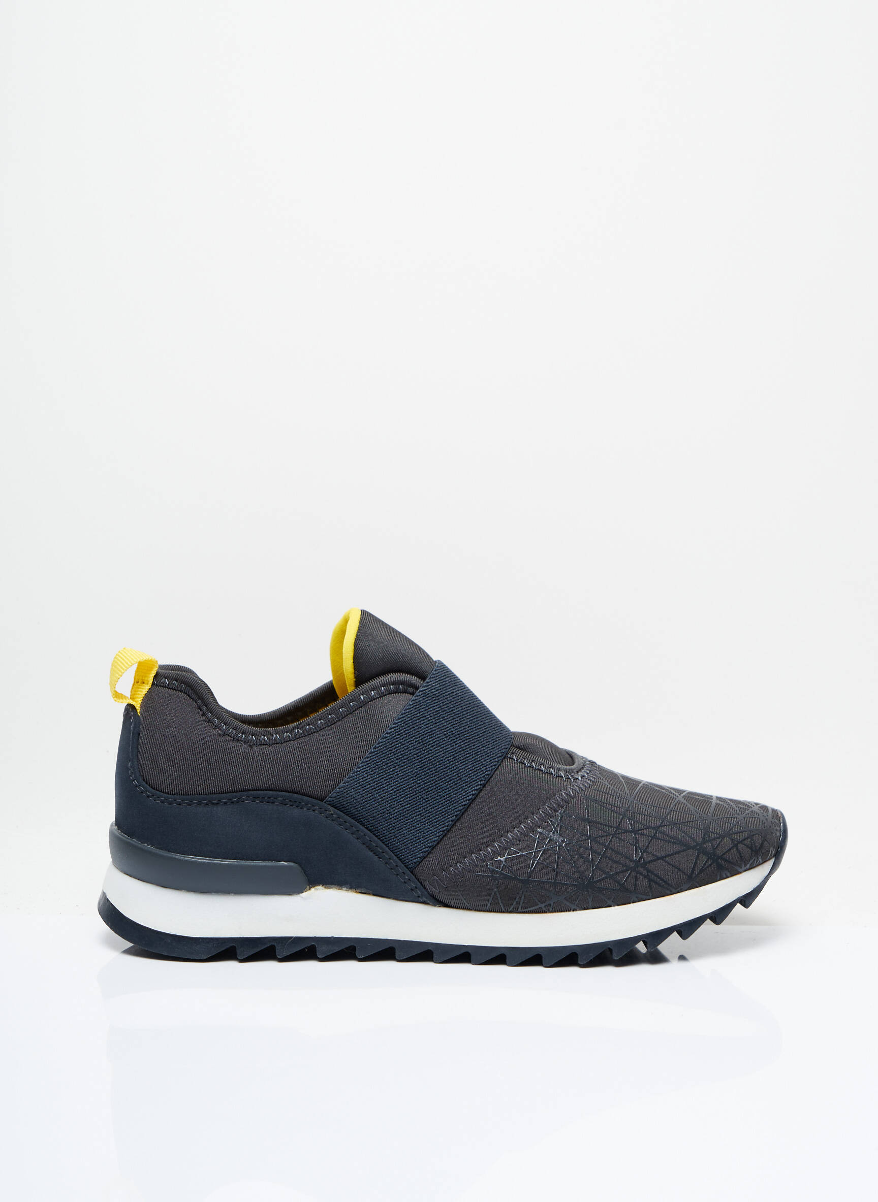 Benetton Baskets Femme couleur gris