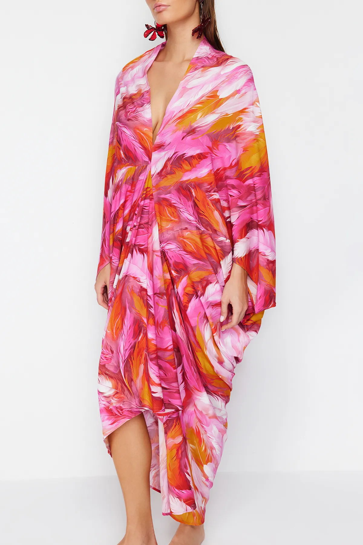 Trendyol Collection  Abstrakt gemustertes, weit geschnittenes, gerafftes Maxi-Strandkleid TBESS23EL00274