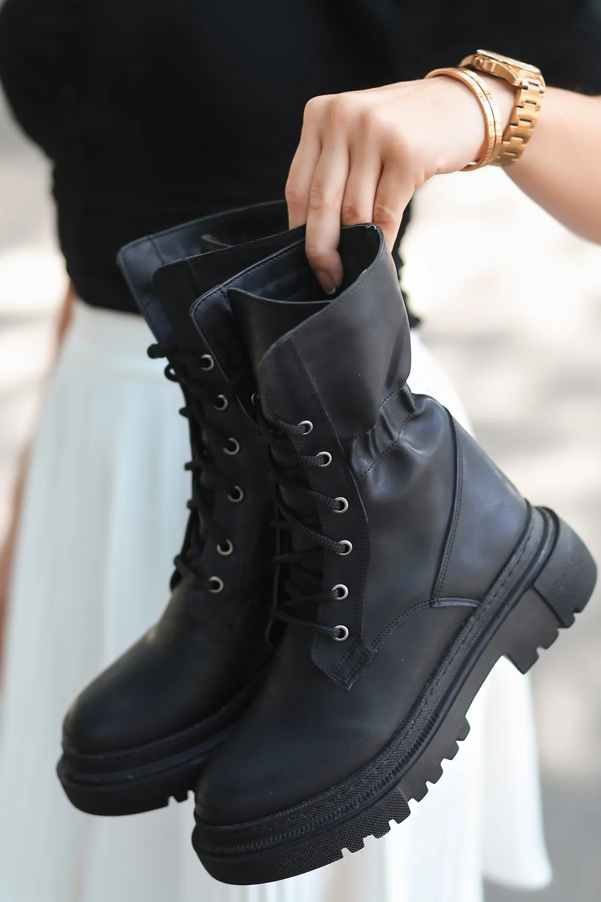 Capone Outfitters  Damen-Stiefeletten mit Kordelzug-Schnürung und Trac-Sohle
