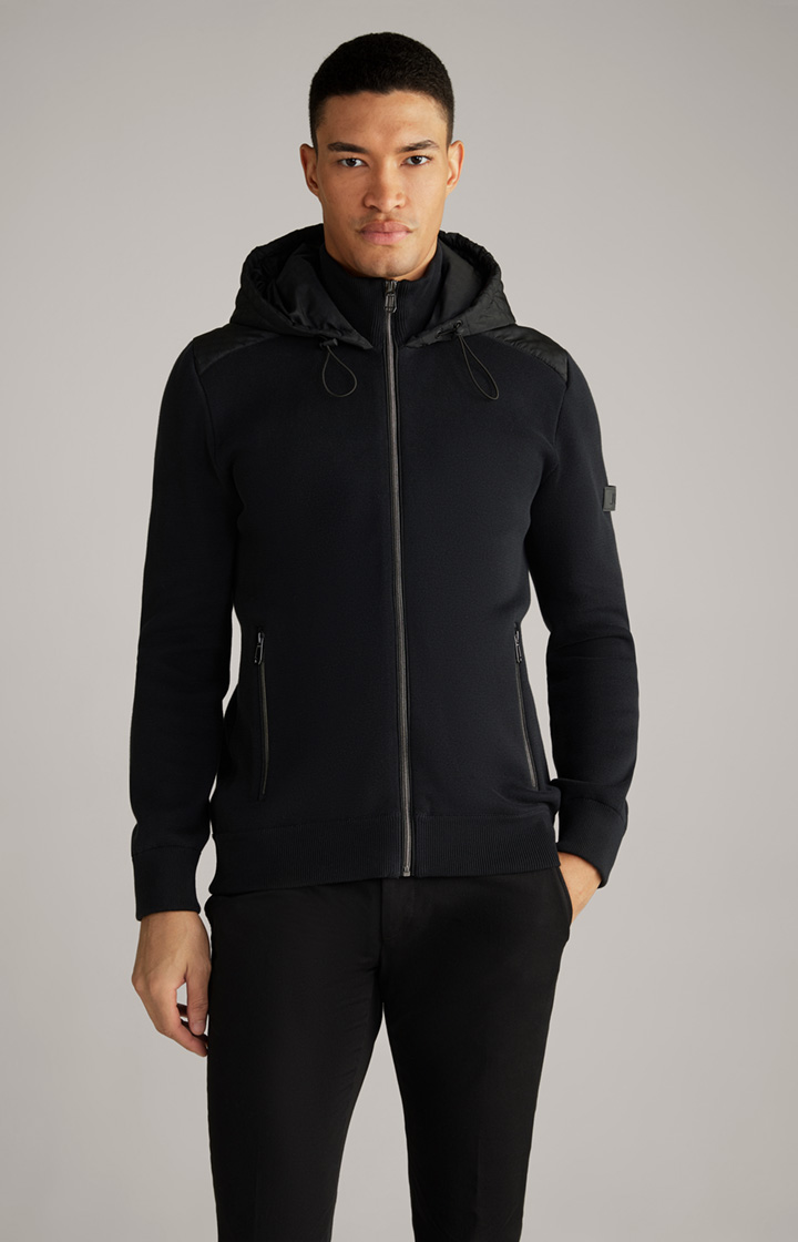 Cornflower-Strickjacke Hughen in Schwarz