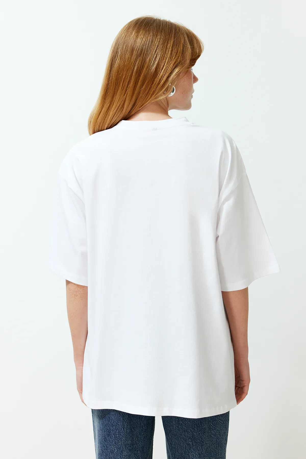 Trendyol Collection  Lilafarbenes, geripptes, reguläres Strick-T-Shirt mit Rundhalsausschnitt TWOSS24TS00050