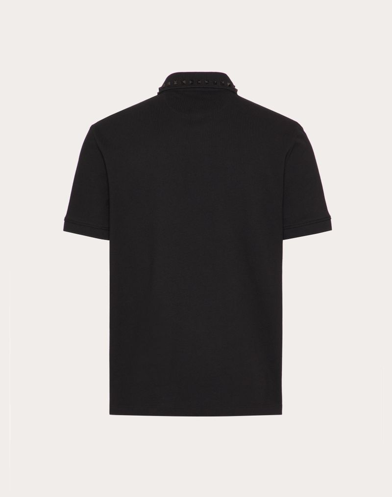 Camisa polo preta de algodão piqué com tachas, sem título.
