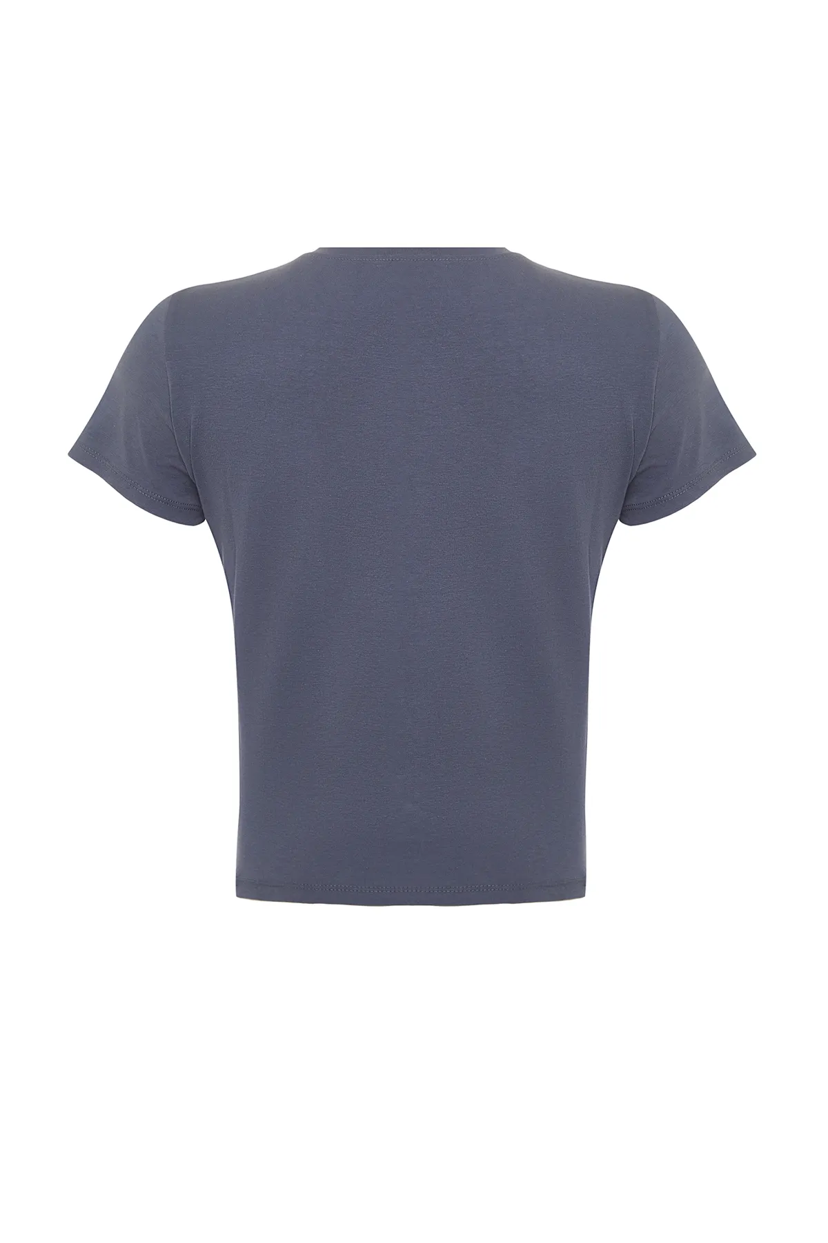 Trendyol Collection  Anthrazitfarbenes, tailliertes/kurzes, flexibles Strick-T-Shirt aus Baumwolle mit Antik-Effekt und Aufdruck TWOSS24TS00031