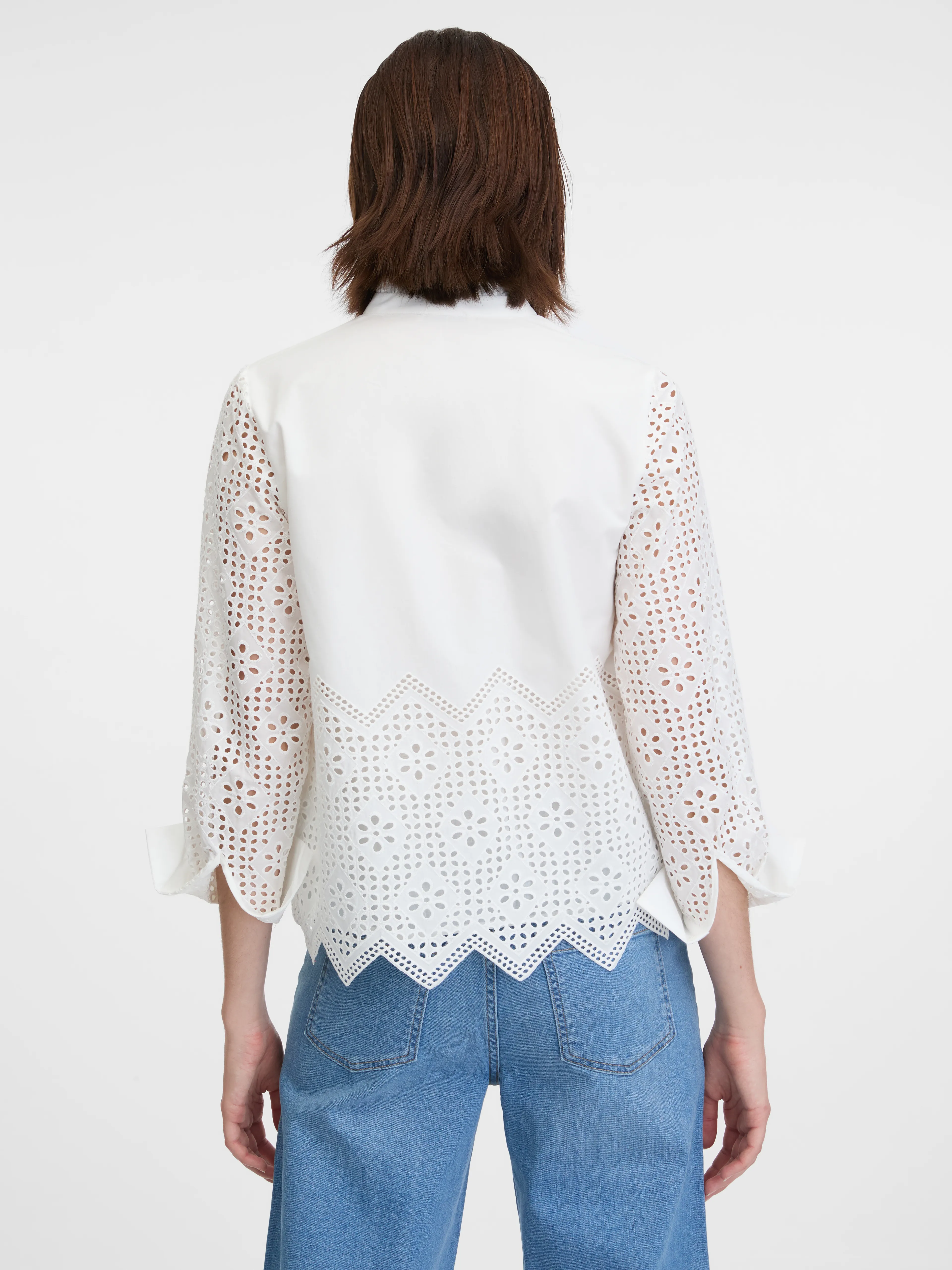 Weiße Damenbluse mit dekorativen Details ORSAY
