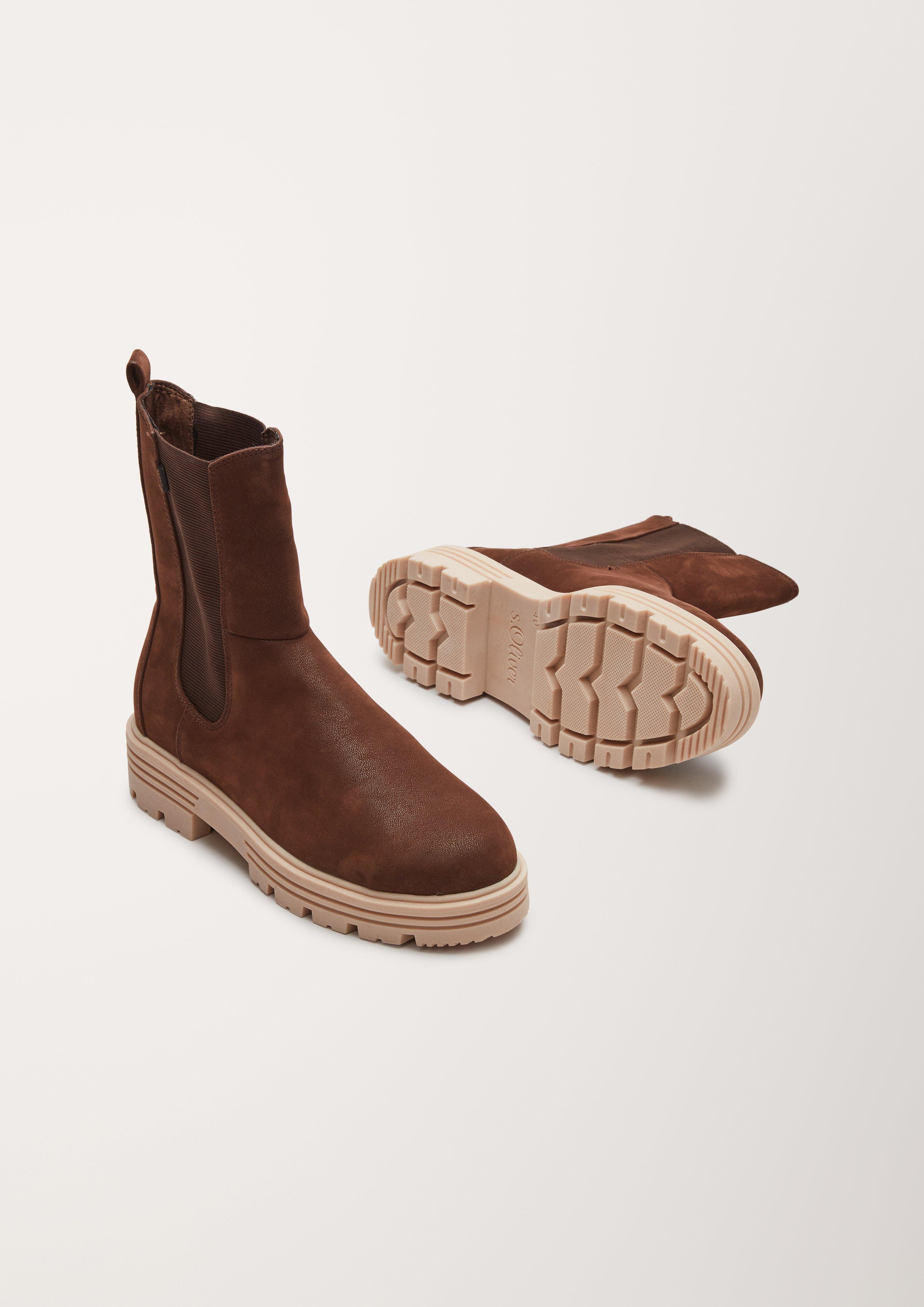 Boots mit Elastikeinsatz  101.107.101.25411-302
