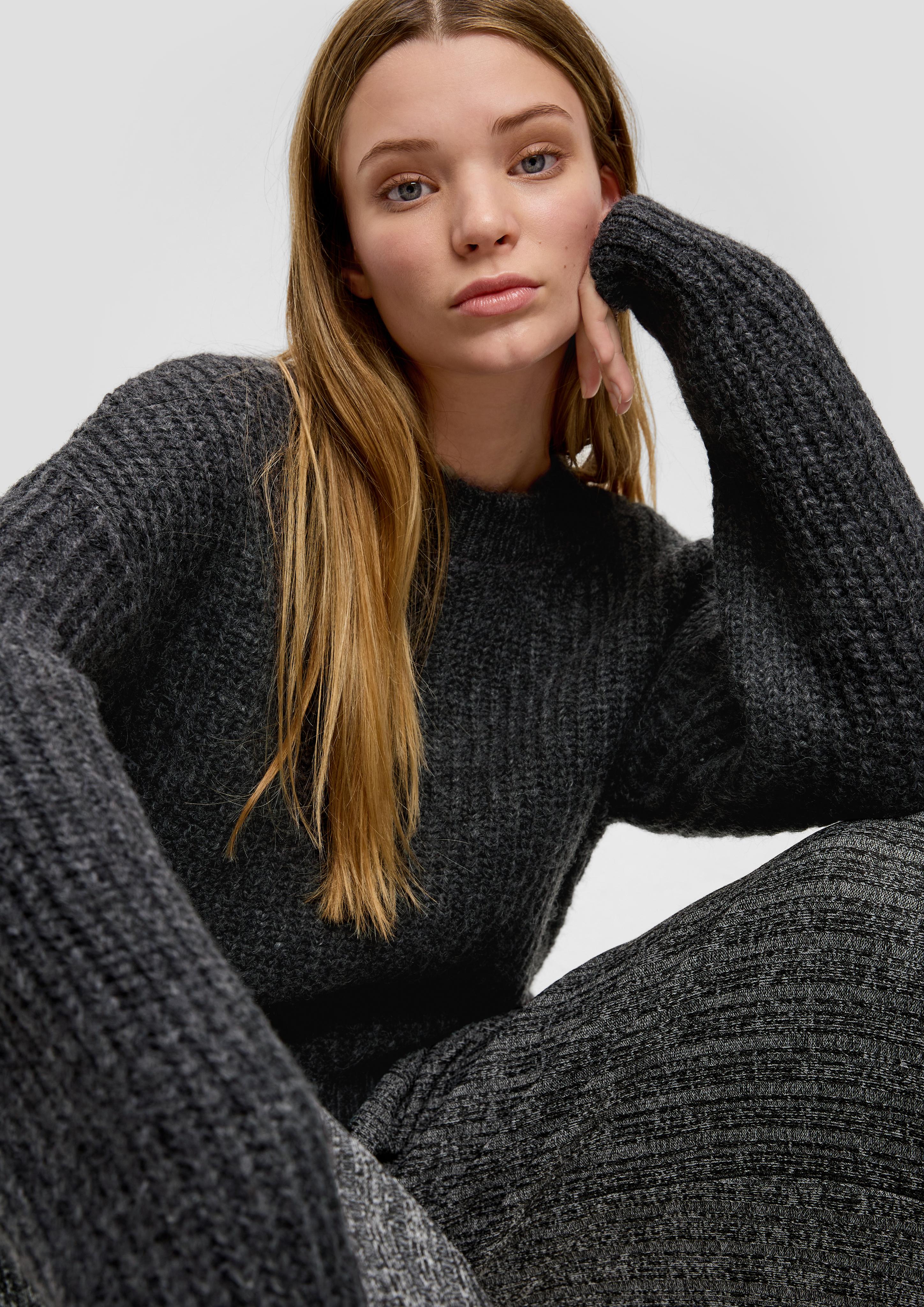 Strickpullover mit überschnittenen Schultern  2151098-99W0