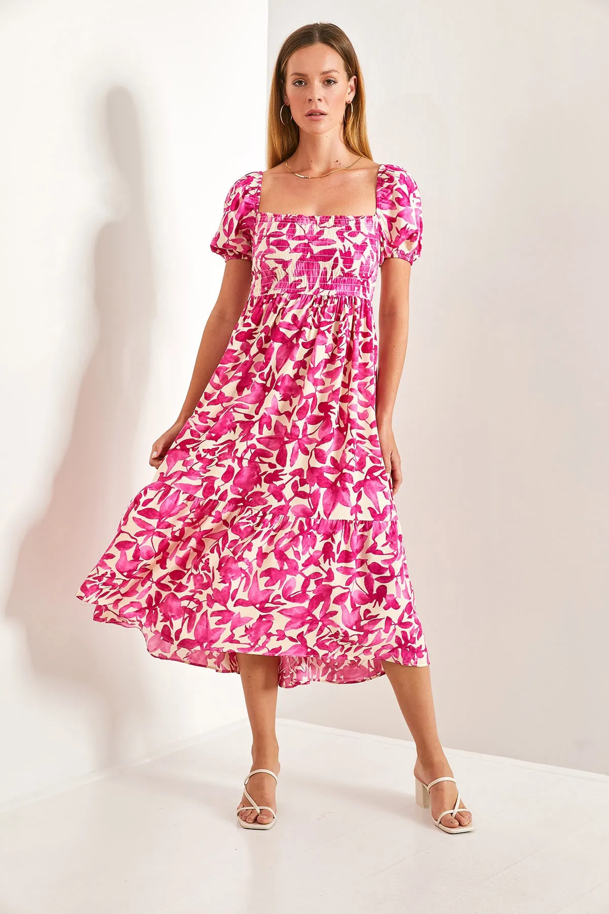 Bianco Lucci  Damen-Kleid mit quadratischem Kragen, glitzernd, mehrfach gemustert, ausgestellt