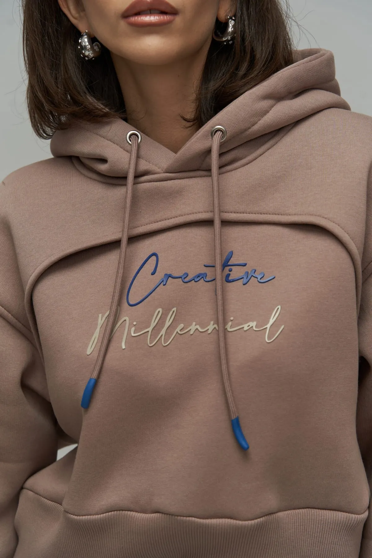 MAİ COLLECTİON  Kreatives Crop-Sweatshirt in Taupe