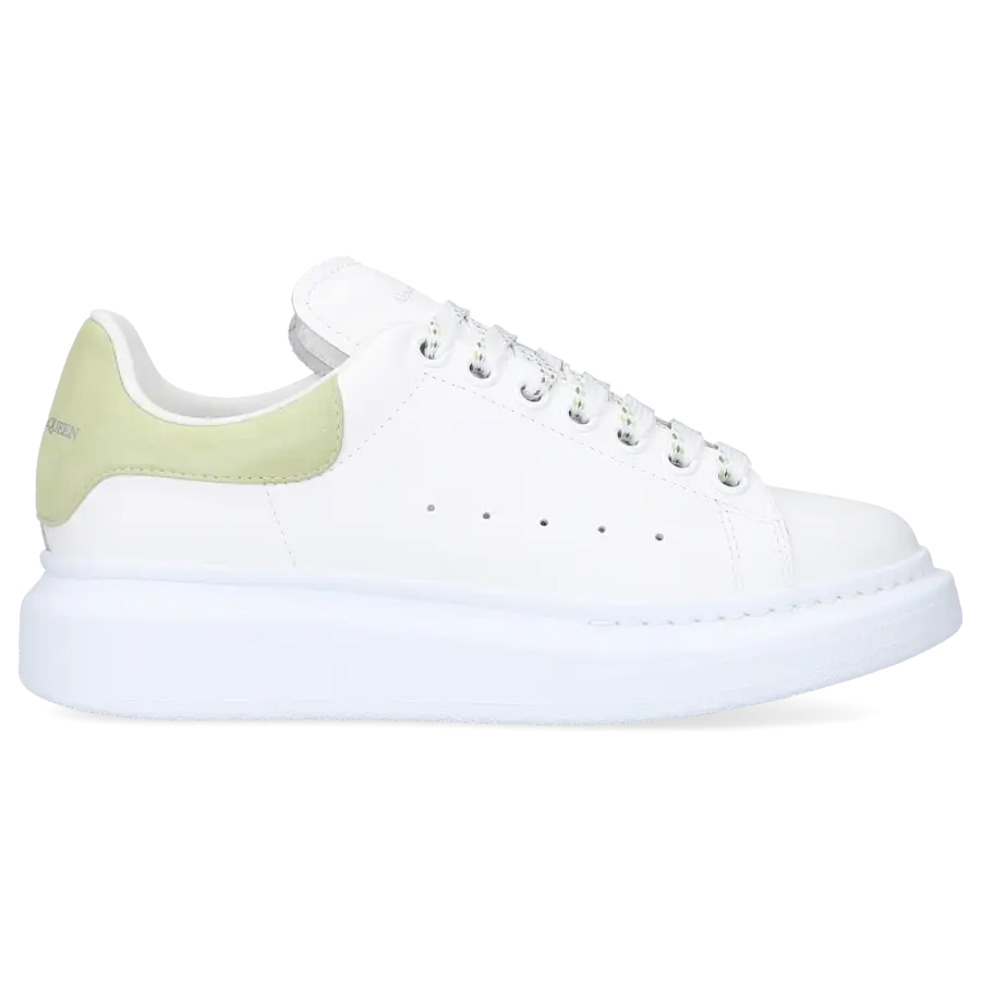 Alexander McQueen - Sneaker low LARRY Kalbsleder - weiß