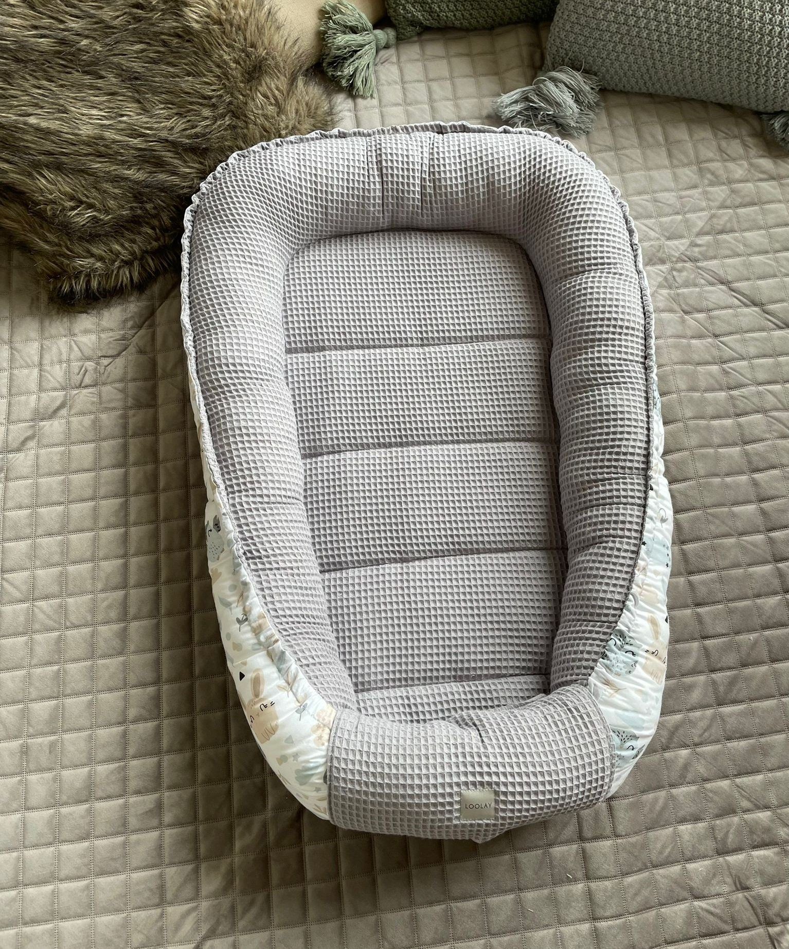 Loolay Bettnestchen GRAU Waffelpique/ HASE Beige Weiß BABYNEST Babyausstattung Neugeborene, (Super BABYGESCHENK Reisebett Nestchen SOLO/ o. in PREMIUM Geschenk SETS, 1-tlg., 4 Jahreszeiten ATMUNGSAKTIVER WAFFELSTOFF), LOOLAY® - 100% Europäische Stoff