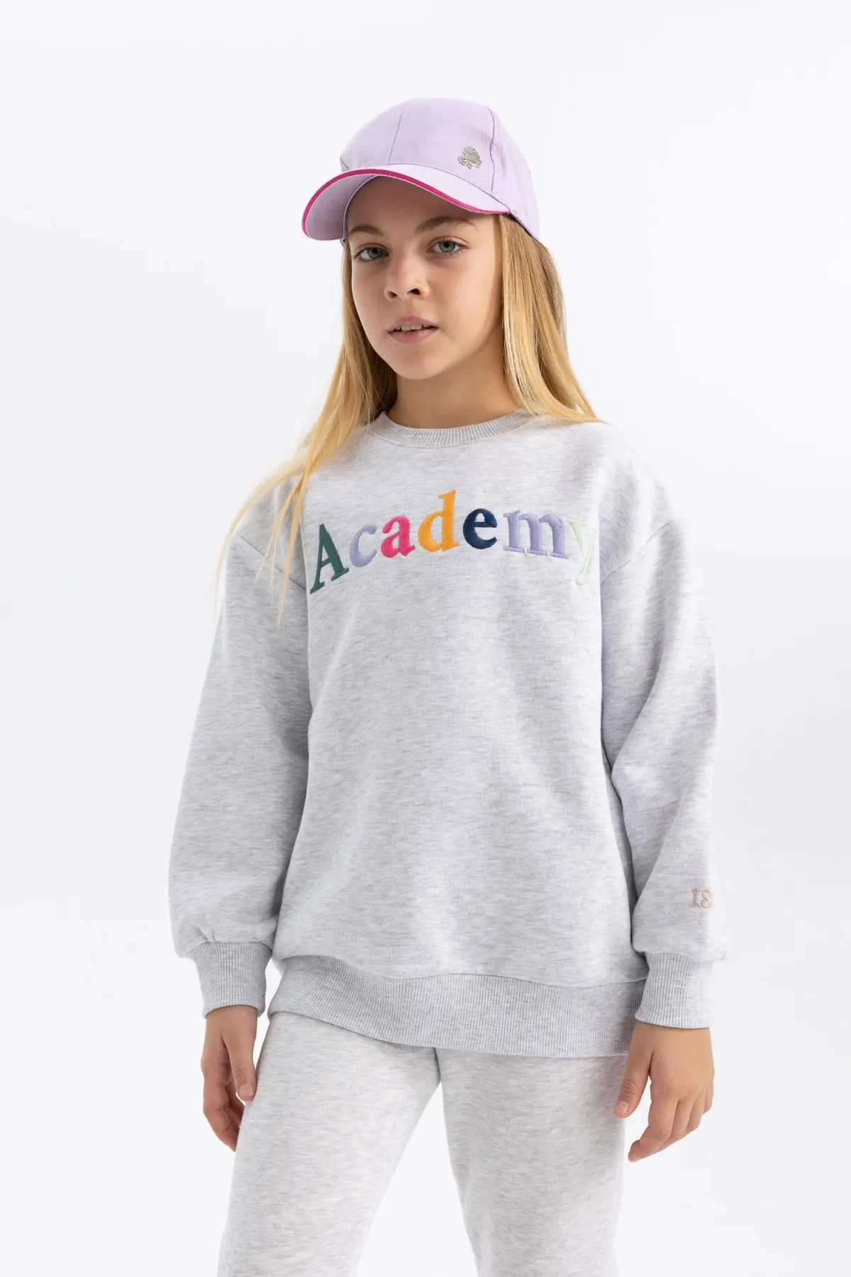 DeFacto  Sweatshirt mit Rundhalsausschnitt, bedruckt, weich, pelzig, dick, für Mädchen B4788a823wn