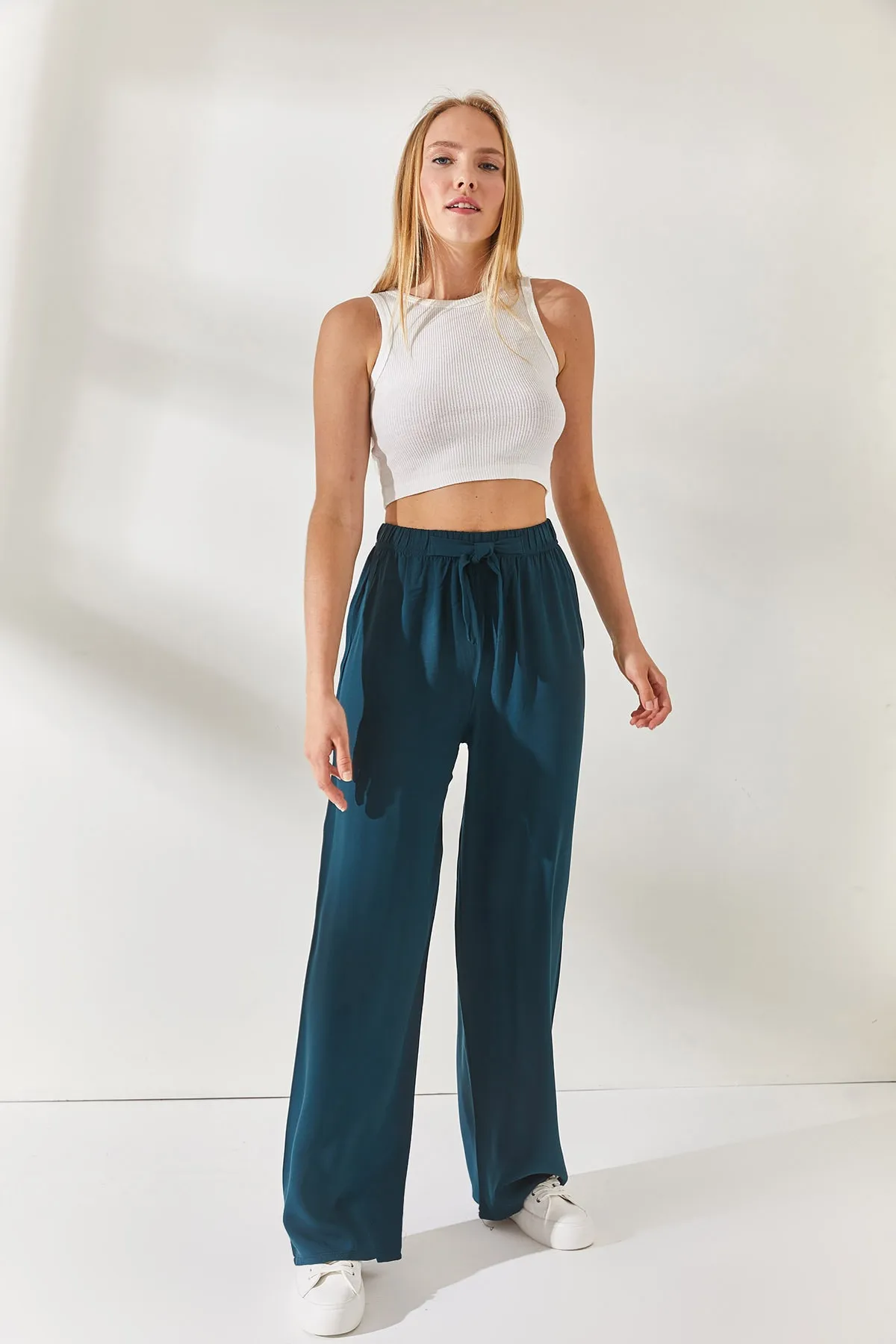 Olalook  Petrolblaue Palazzo-Hose aus gewebtem Viscon mit Gürtel für Damen PNT-19000169