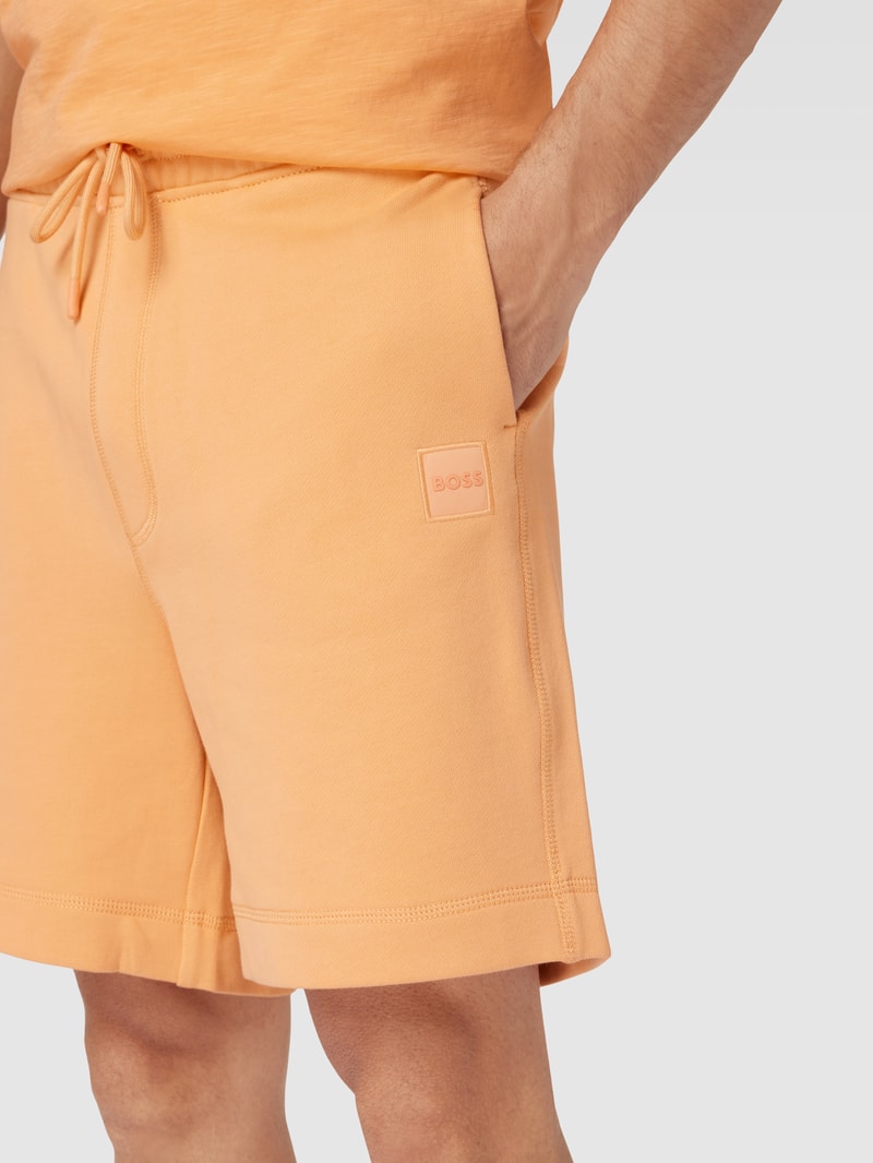 Sweatshorts mit Logo-Stitching Modell 'SEWALK' in apricot