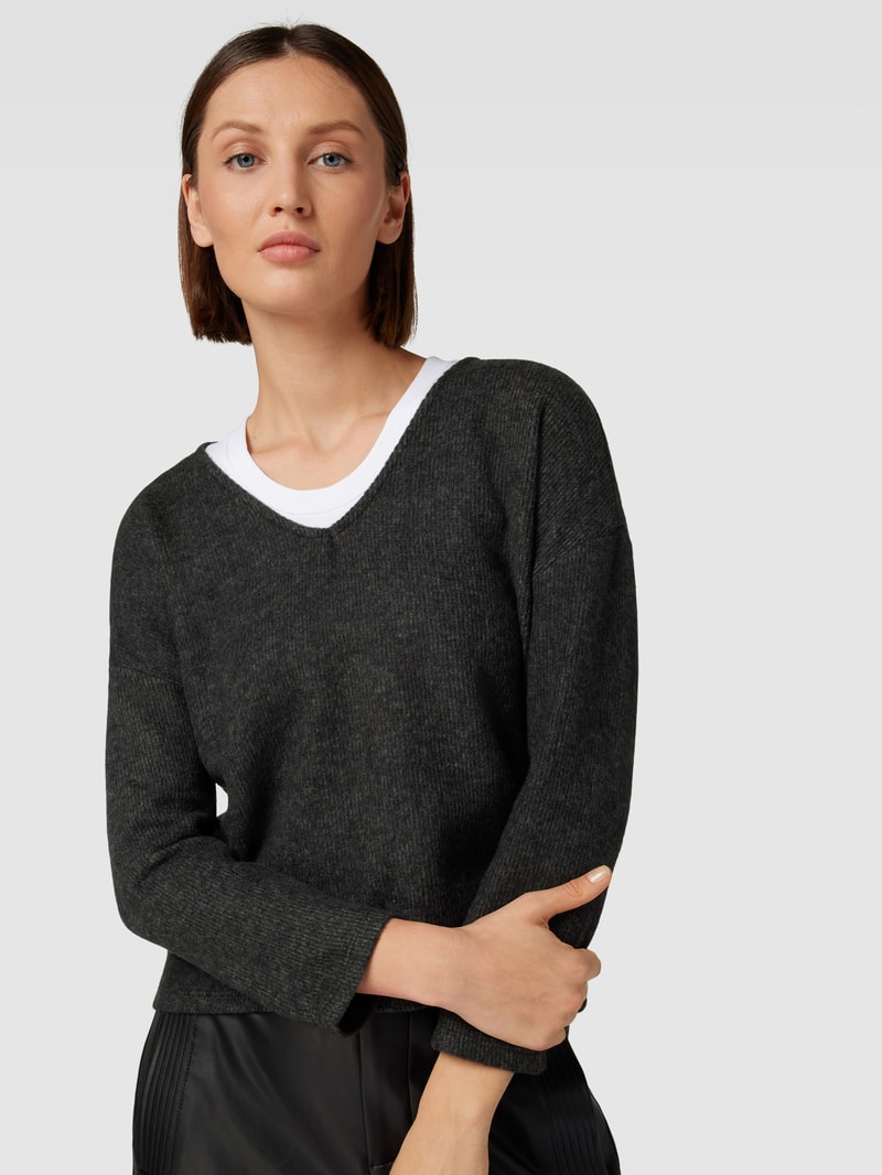 Cropped Pullover in melierter Optik in black