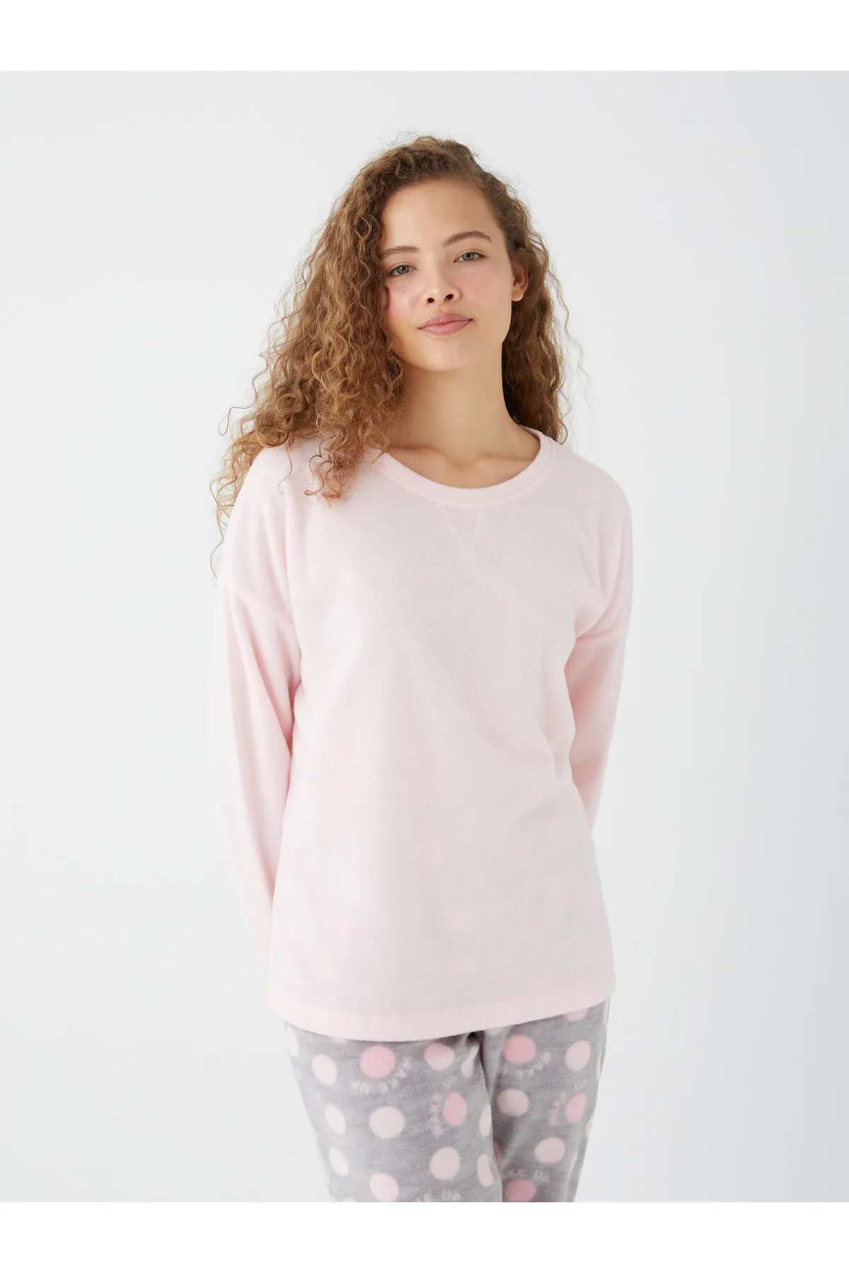 LC Waikiki  Gemustertes Langarm-Pyjama-Set aus Fleece für Damen mit Rundhalsausschnitt