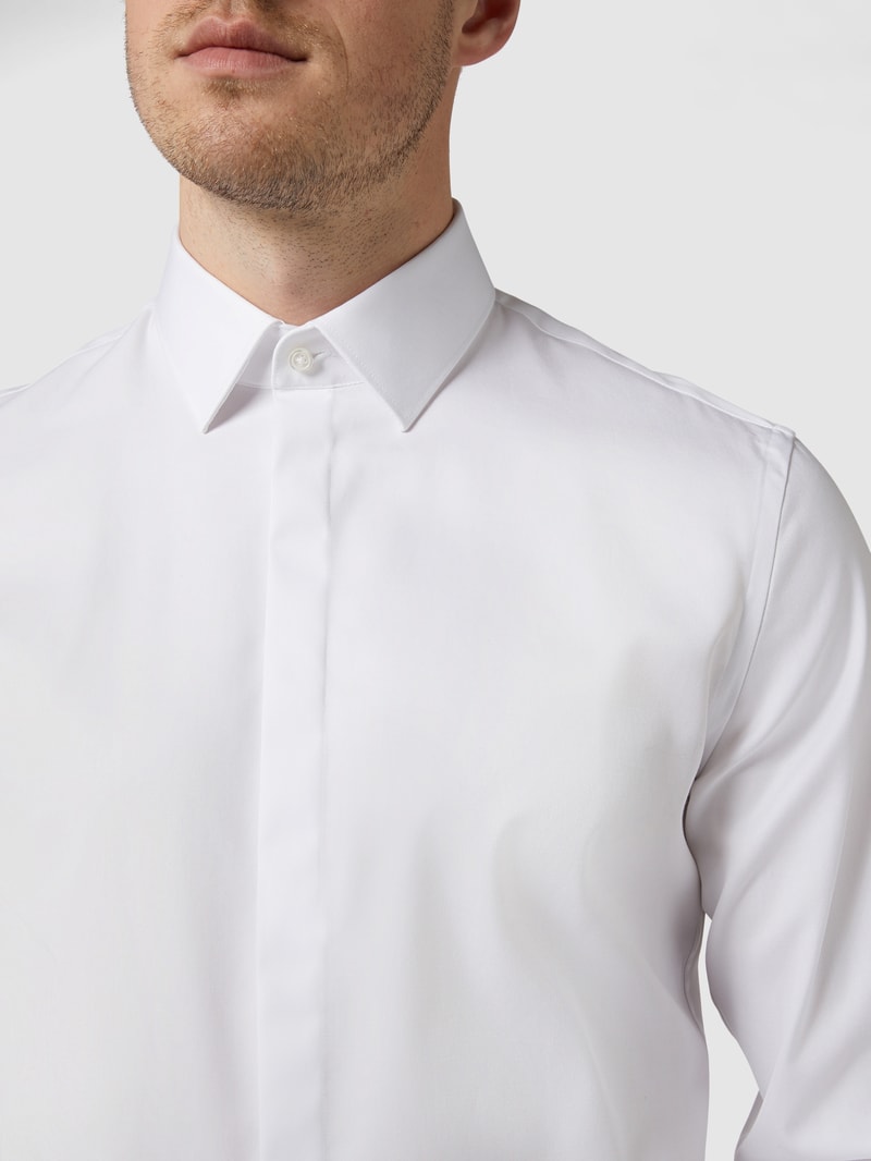 Slim Fit Business-Hemd mit Kentkragen in weiß