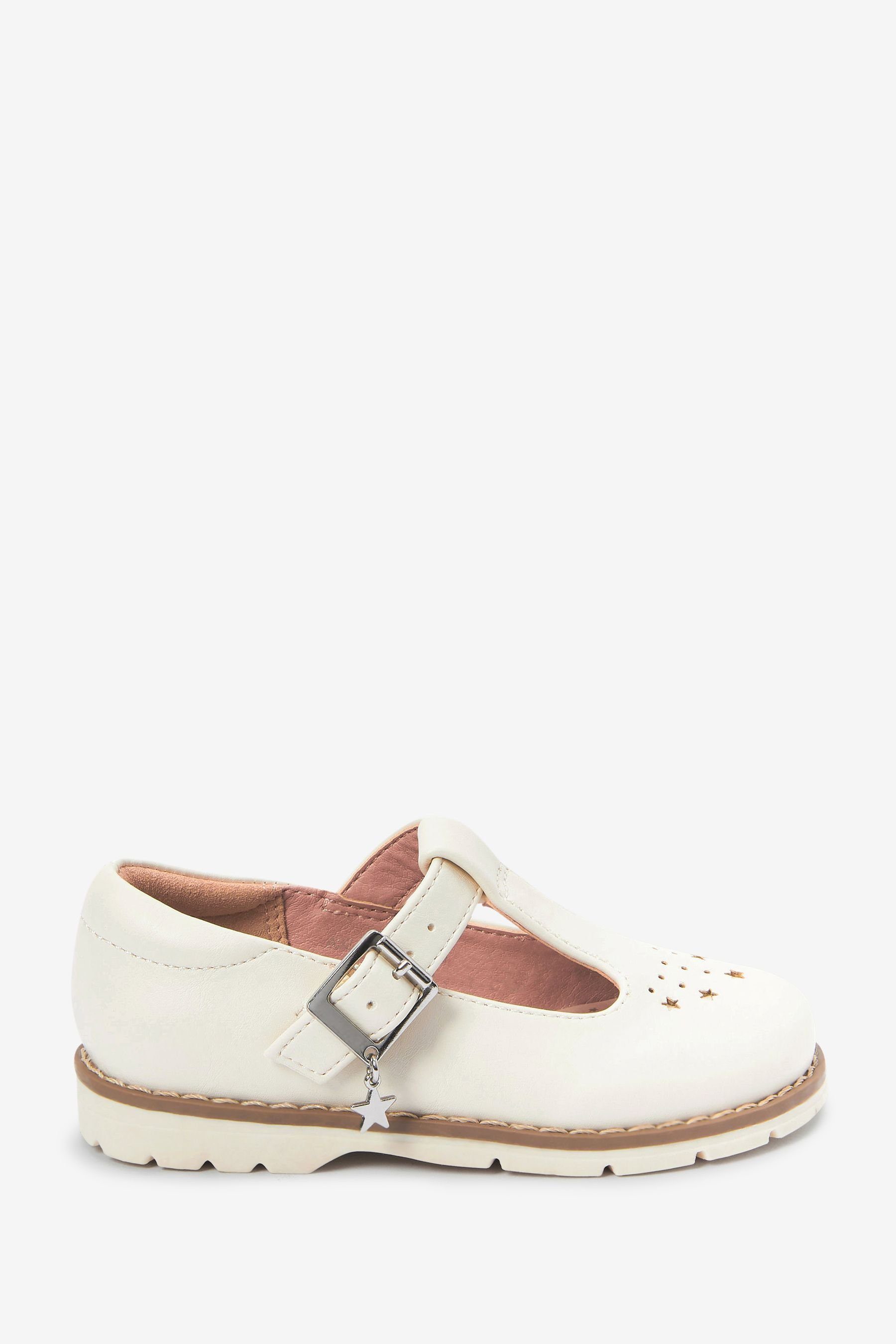 Next Schuhe mit T-Steg, Stern und Anhänger T-Strap-Sandale (1-tlg)